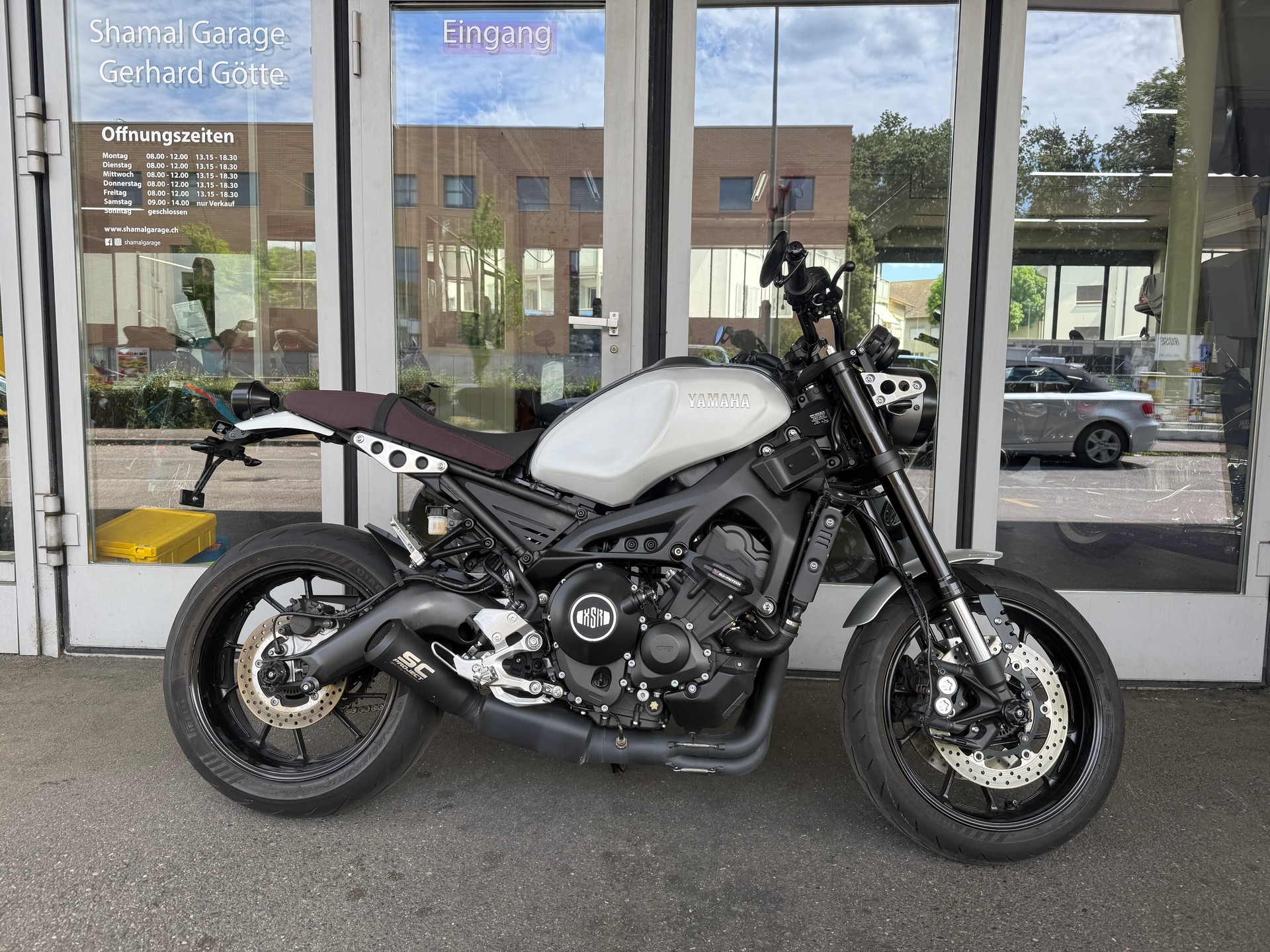 YAMAHA XSR 900-image-1