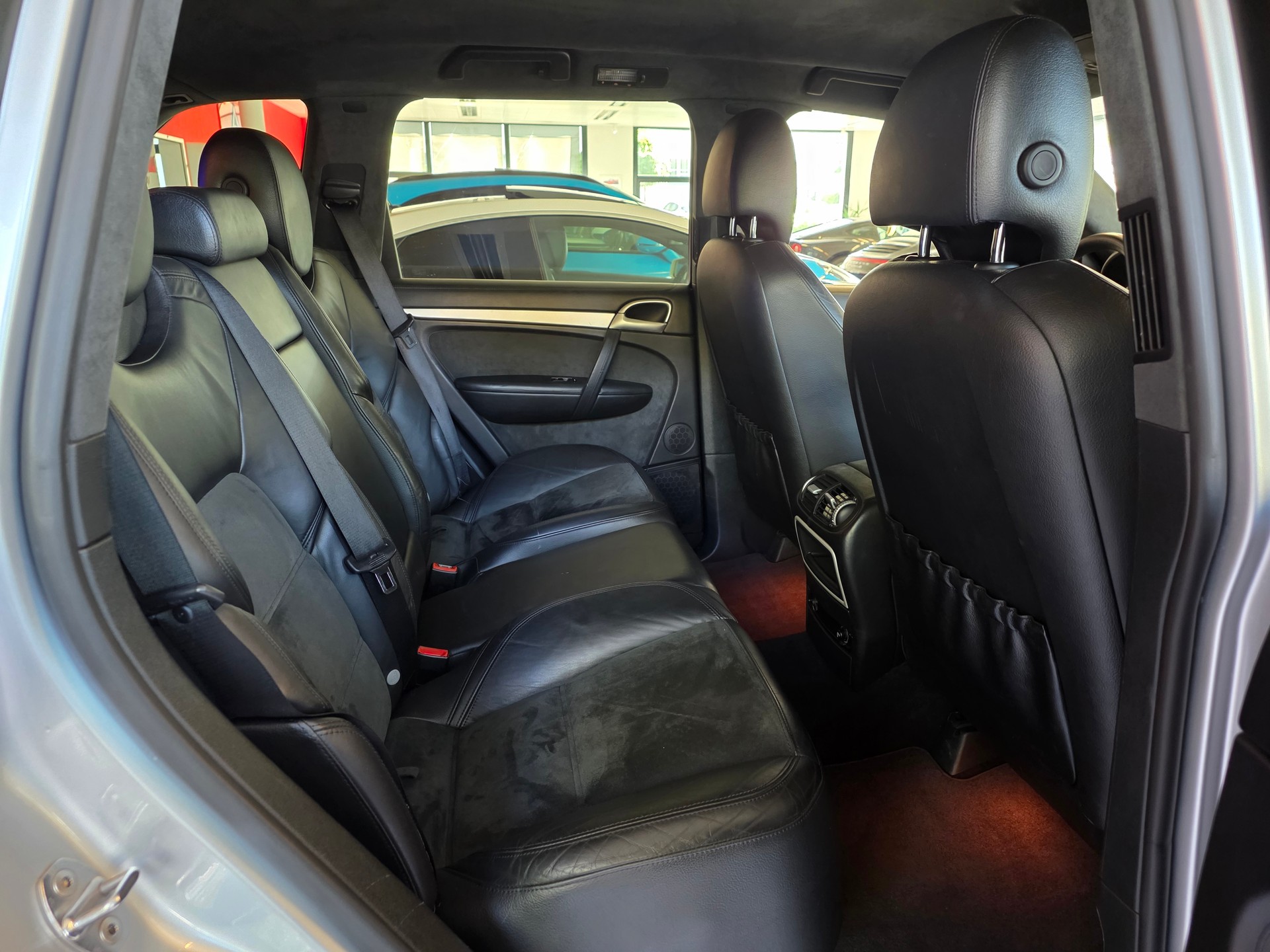PORSCHE Cayenne 4.8 V8 GTS Tiptronic ''TRAUMZUSTAND''-image-12