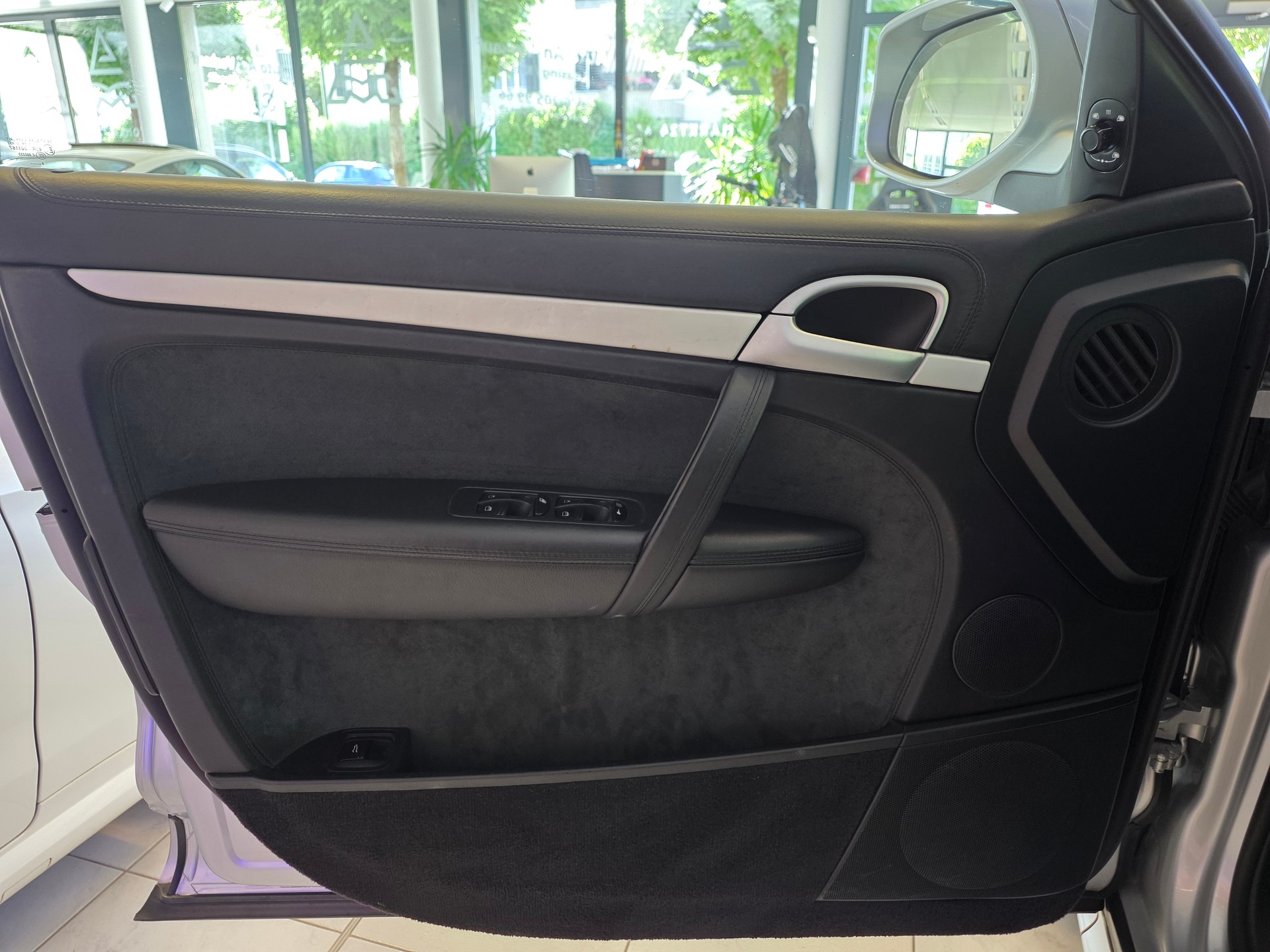 PORSCHE Cayenne 4.8 V8 GTS Tiptronic ''TRAUMZUSTAND''-image-6