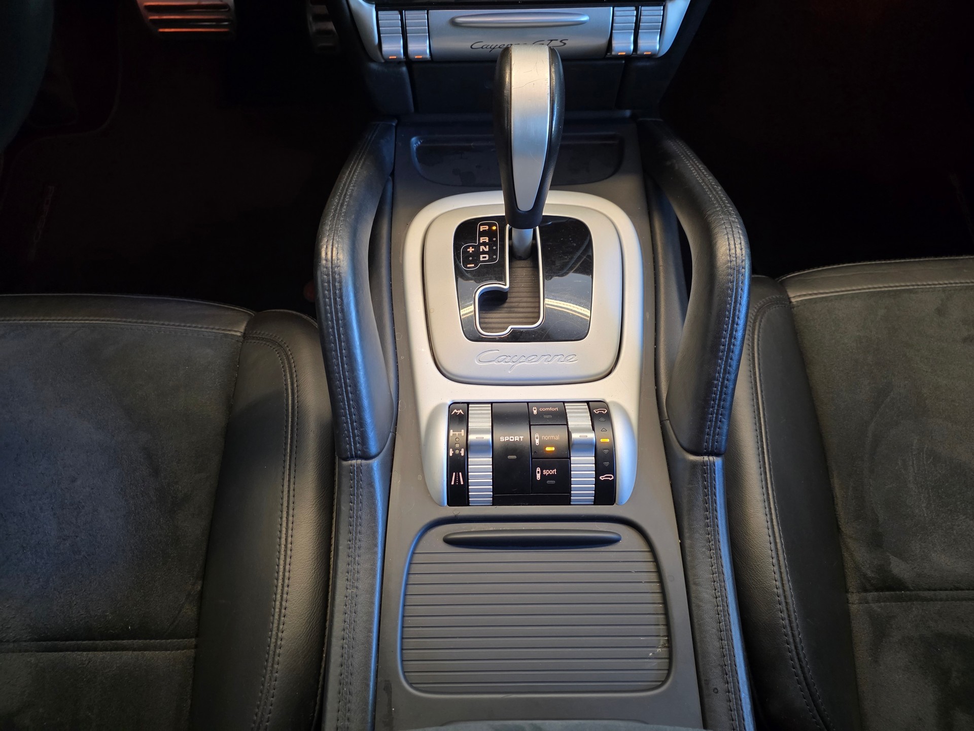 PORSCHE Cayenne 4.8 V8 GTS Tiptronic ''TRAUMZUSTAND''-image-10