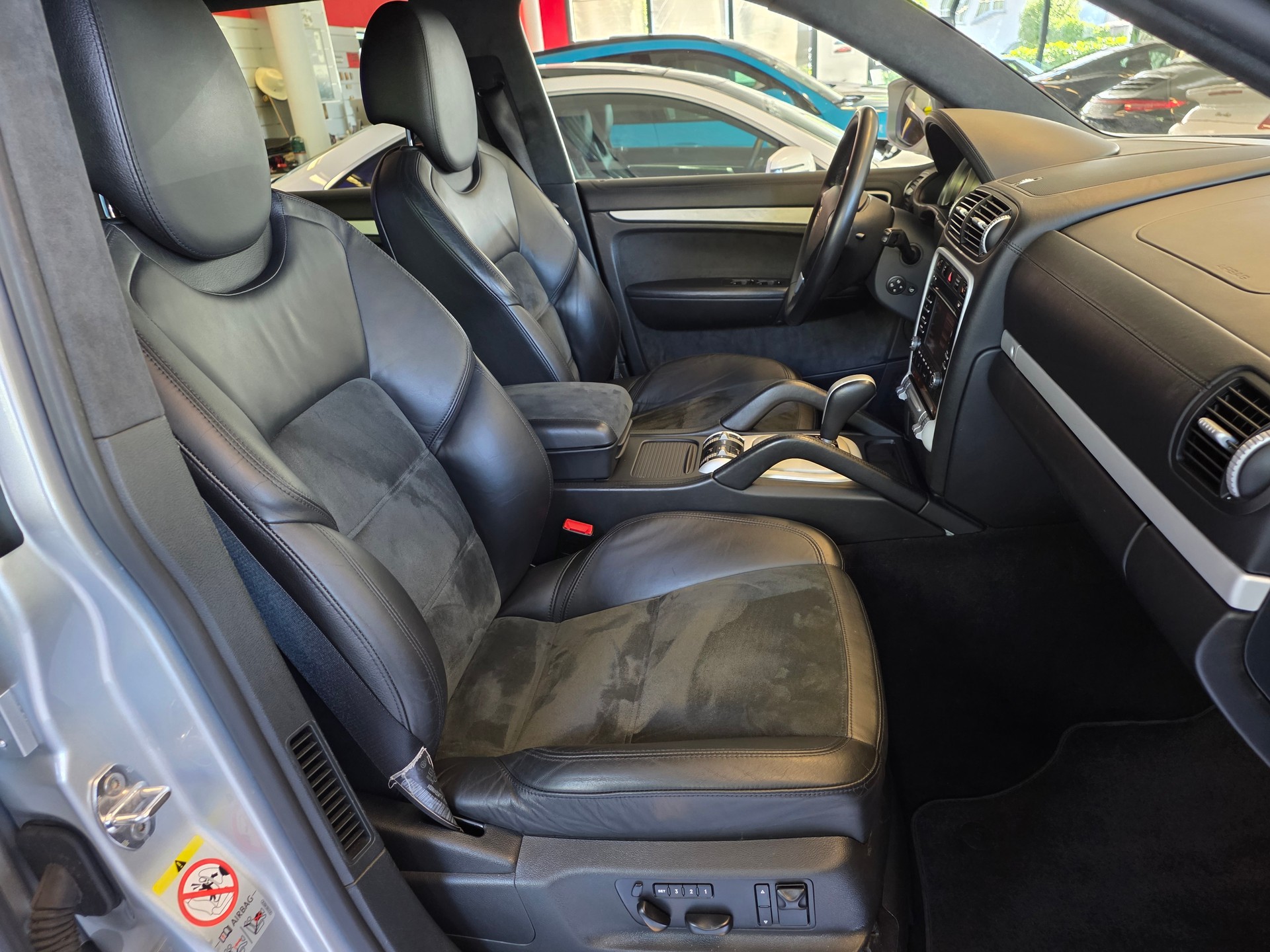 PORSCHE Cayenne 4.8 V8 GTS Tiptronic ''TRAUMZUSTAND''-image-11