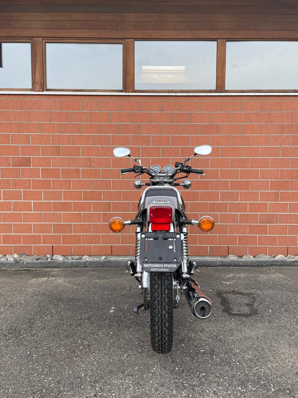 YAMAHA SR 400-image-4
