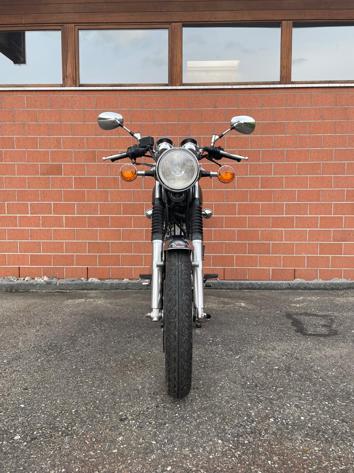 YAMAHA SR 400-image-3