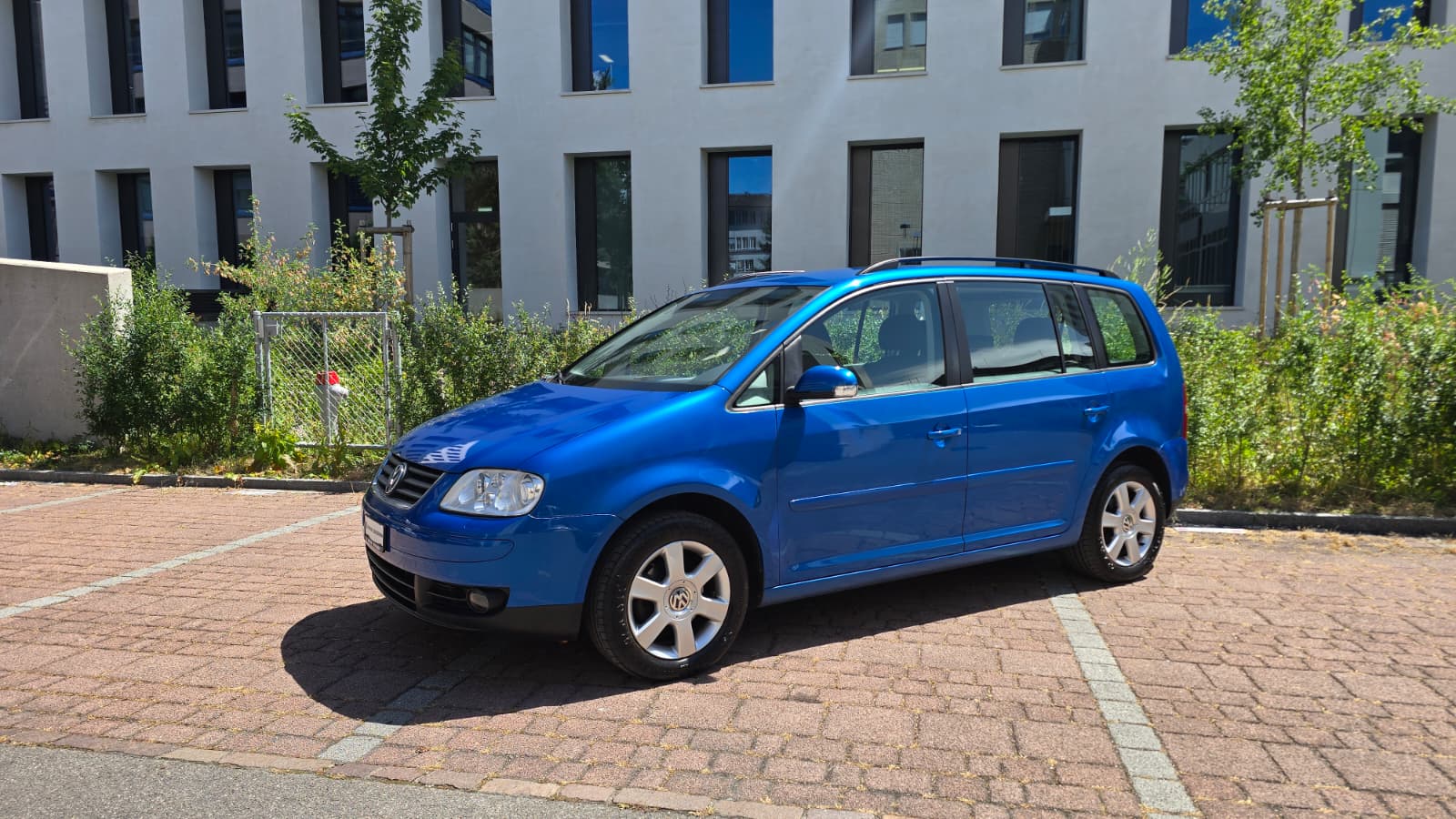 VW Touran 2.0 TDI Highline |Frisch ab MFK und Service|Xenon|Standheizung| Navi |Kühlschrank|Temomat