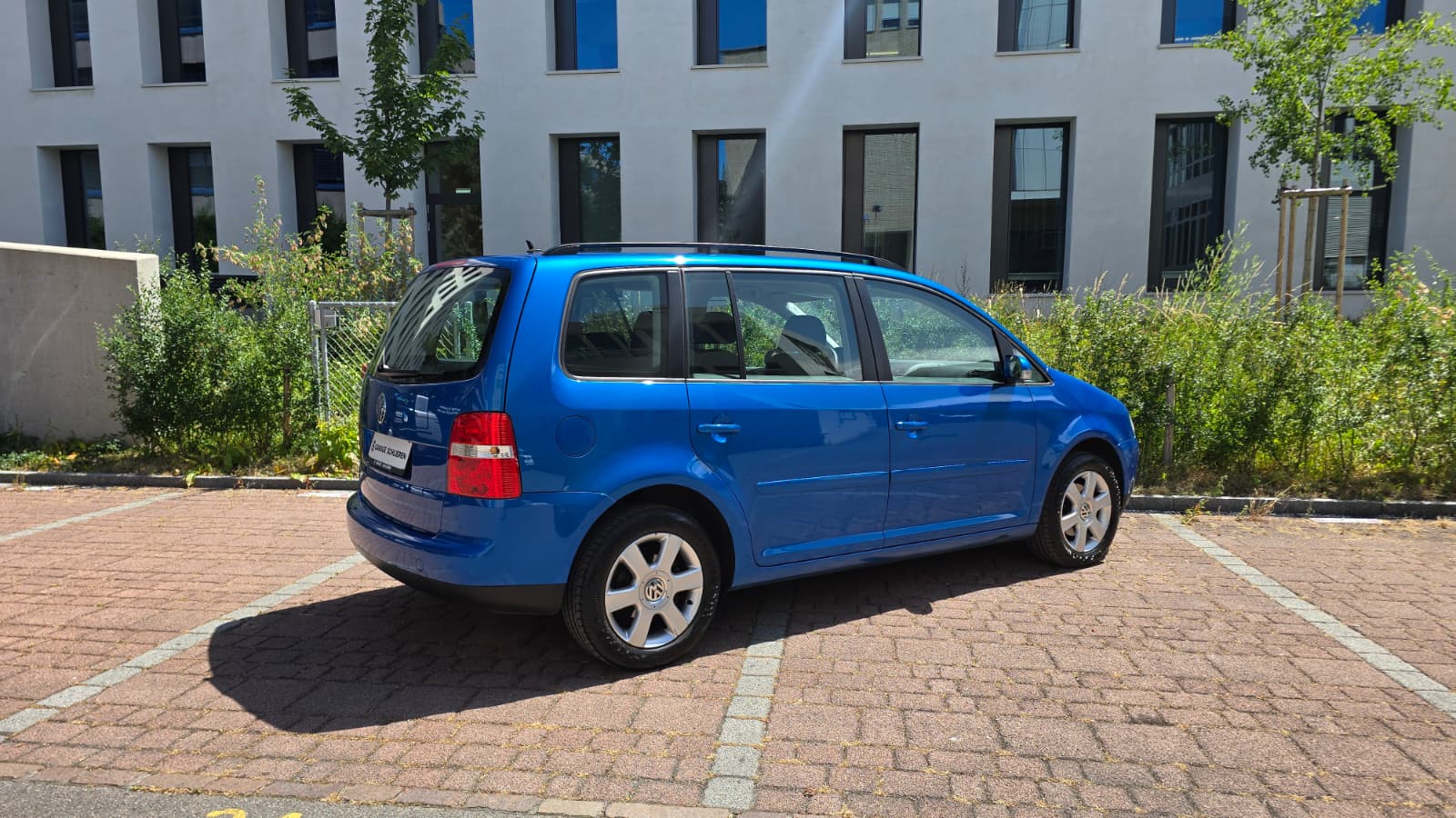 VW Touran 2.0 TDI Highline |Frisch ab MFK und Service|Xenon|Standheizung| Navi |Kühlschrank|Temomat-image-5