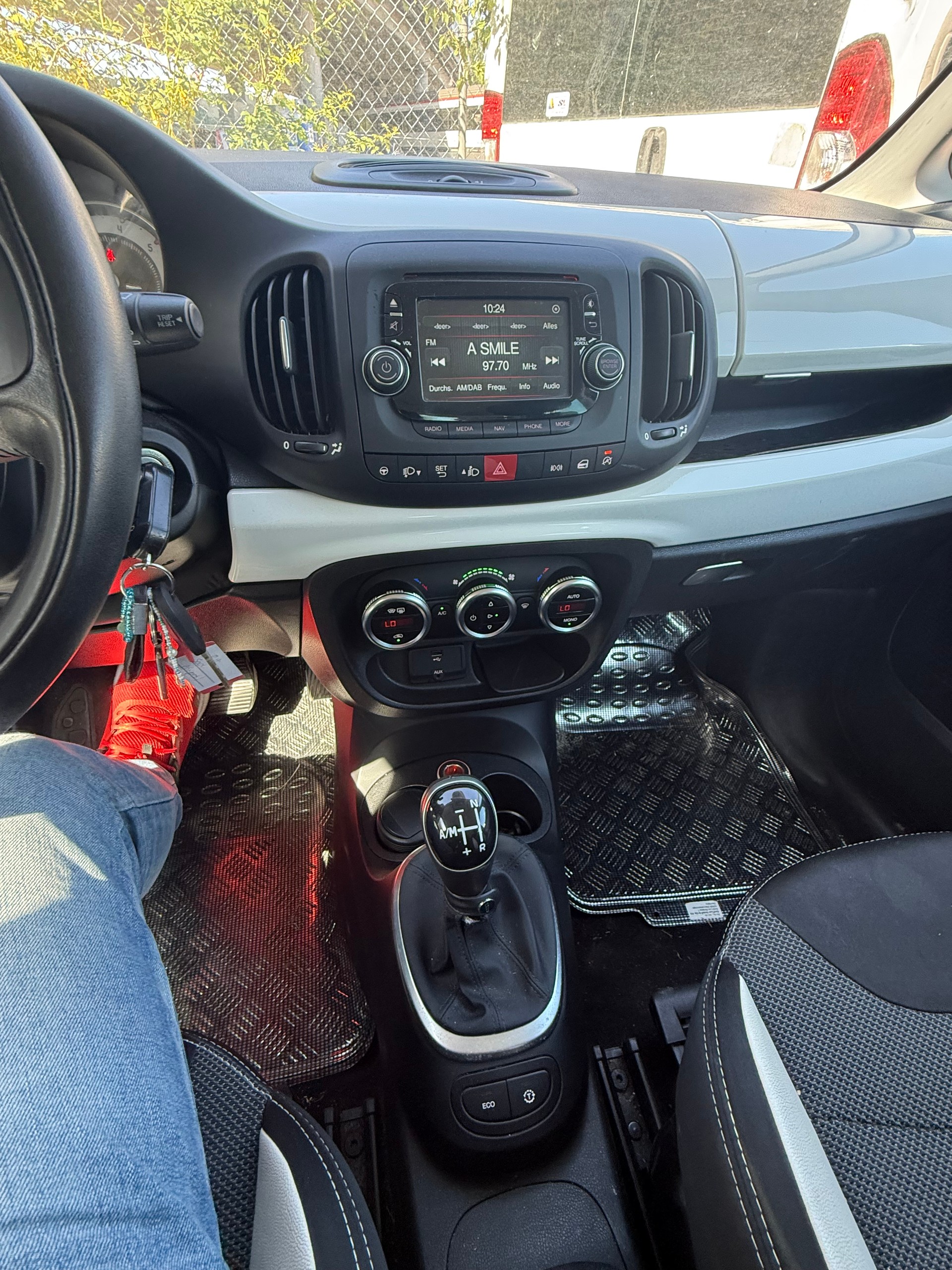 FIAT 500L 1.3 JTD Trekking Dualogic-image-8