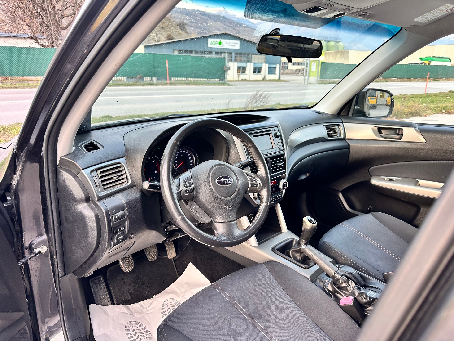 SUBARU Forester 2.0X Swiss-image-9