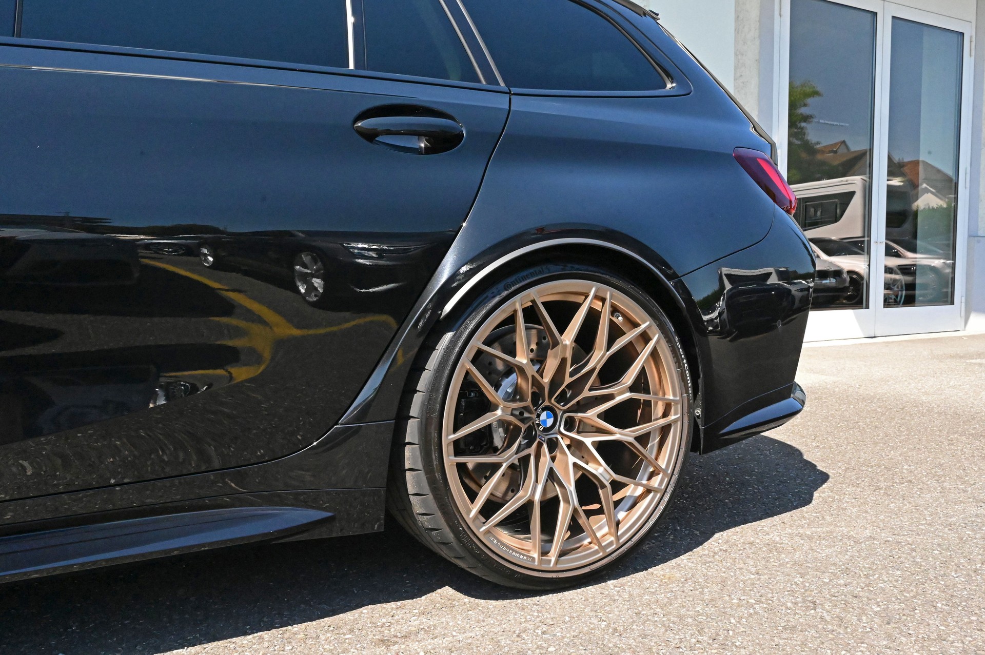 BMW M3 Touring xDrive Competition M-image-8