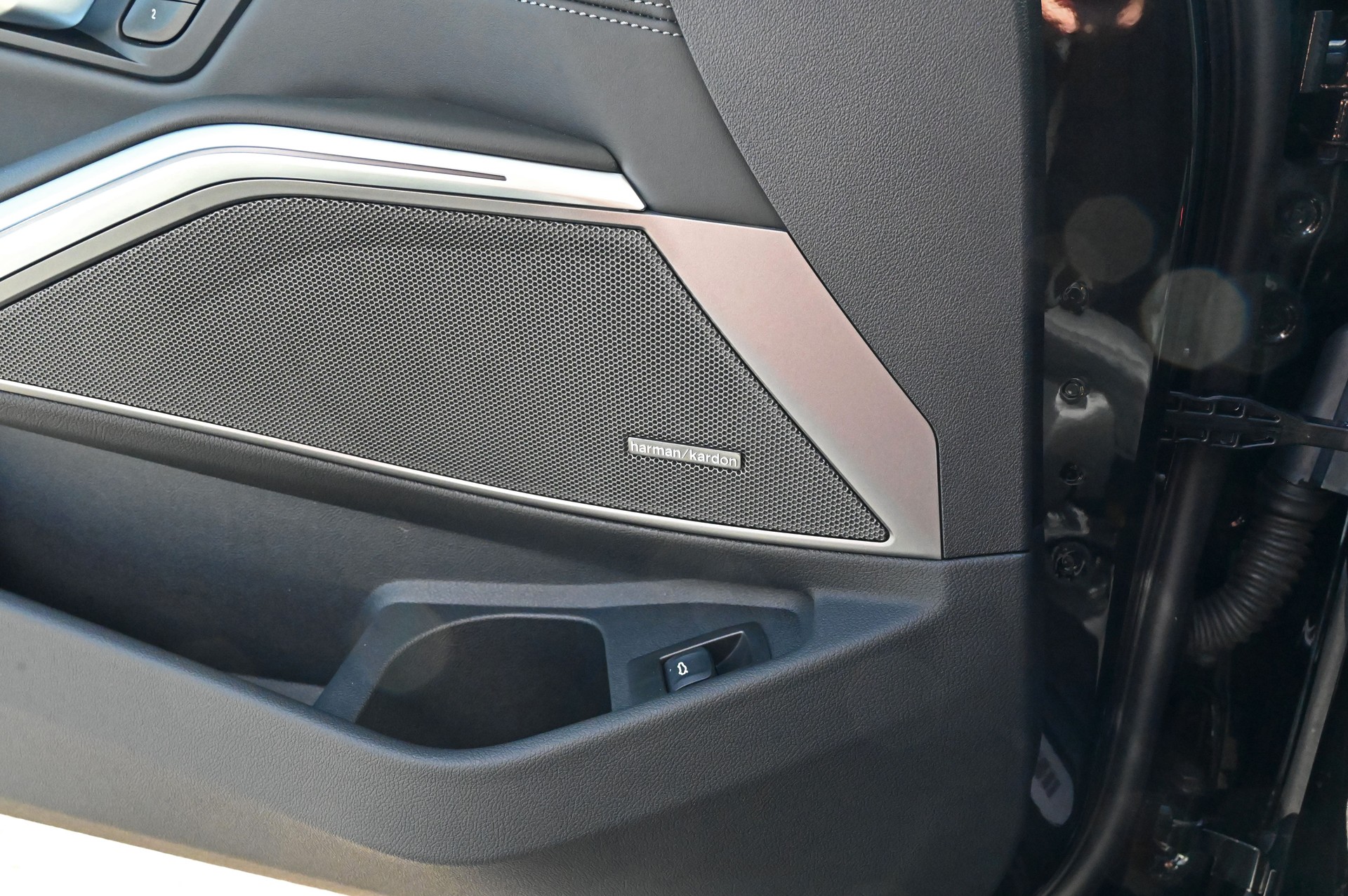 BMW M3 Touring xDrive Competition M-image-25