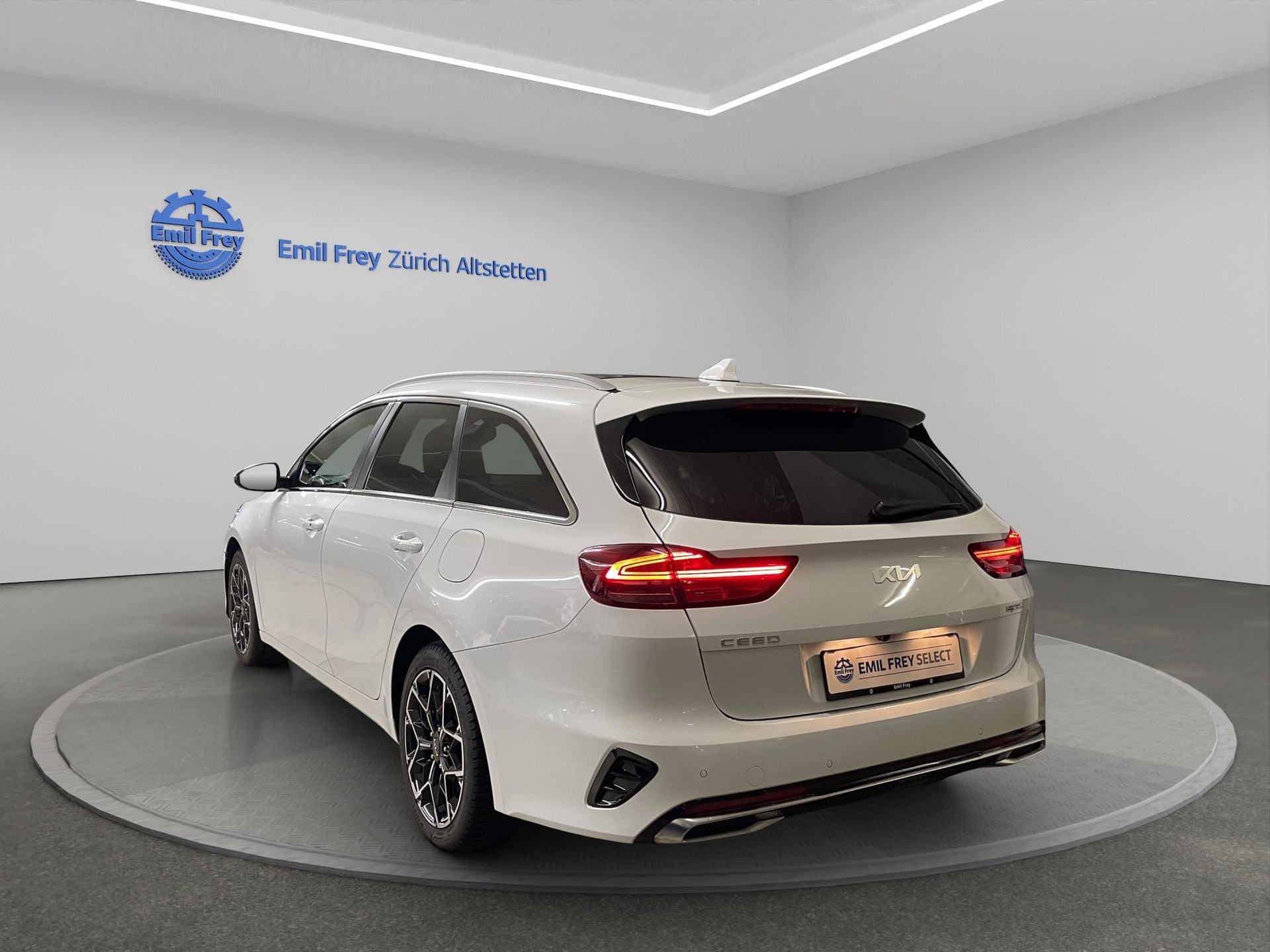 KIA Ceed SW 1.5 T-GDi MHEV GT-Line-showroom-element-1