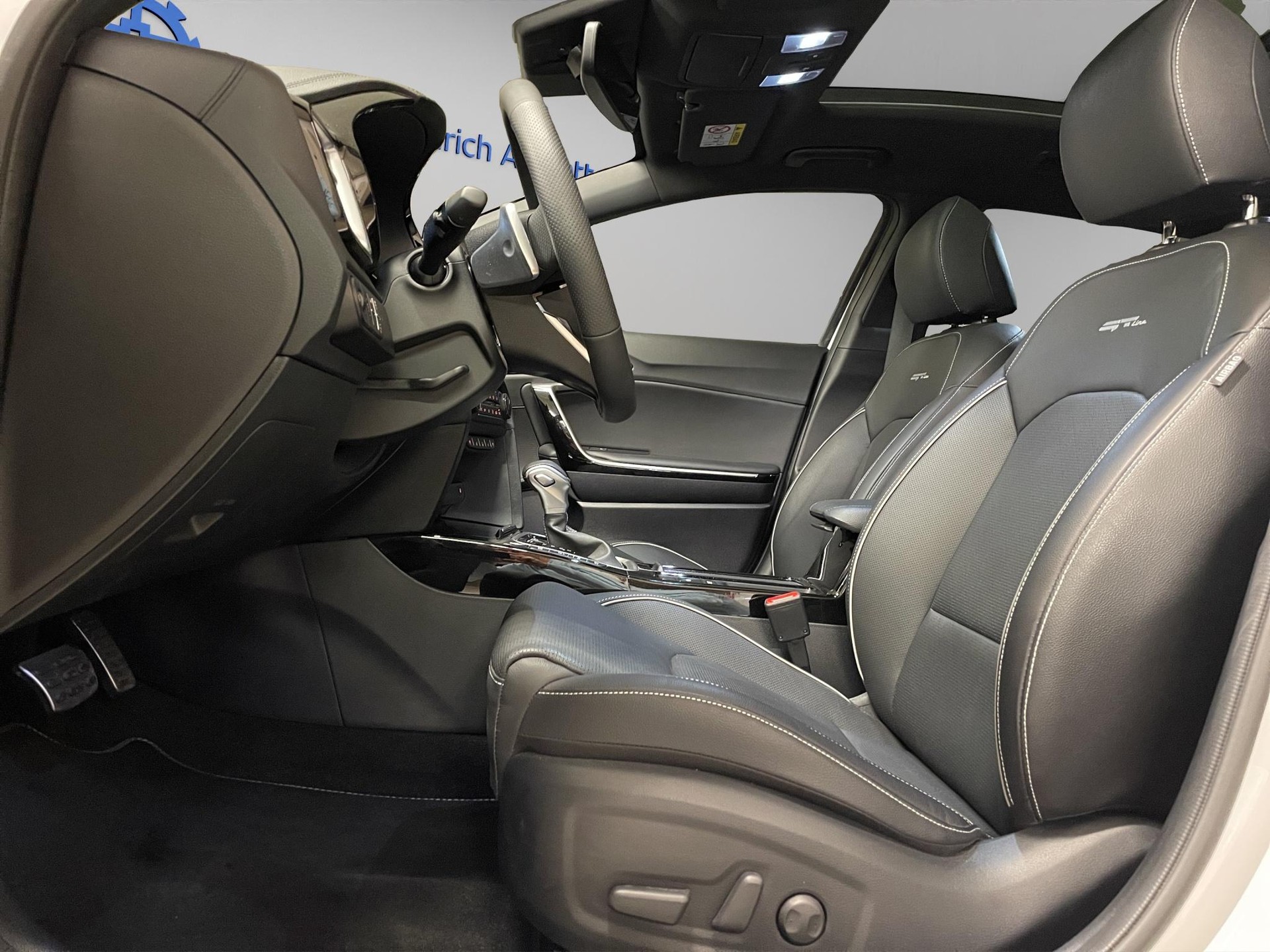 KIA Ceed SW 1.5 T-GDi MHEV GT-Line-image-5