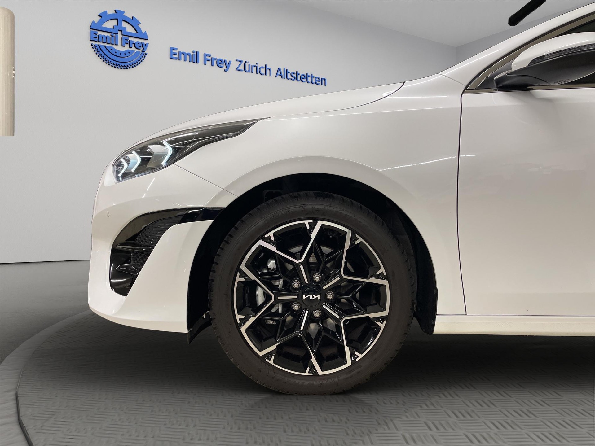 KIA Ceed SW 1.5 T-GDi MHEV GT-Line-image-14