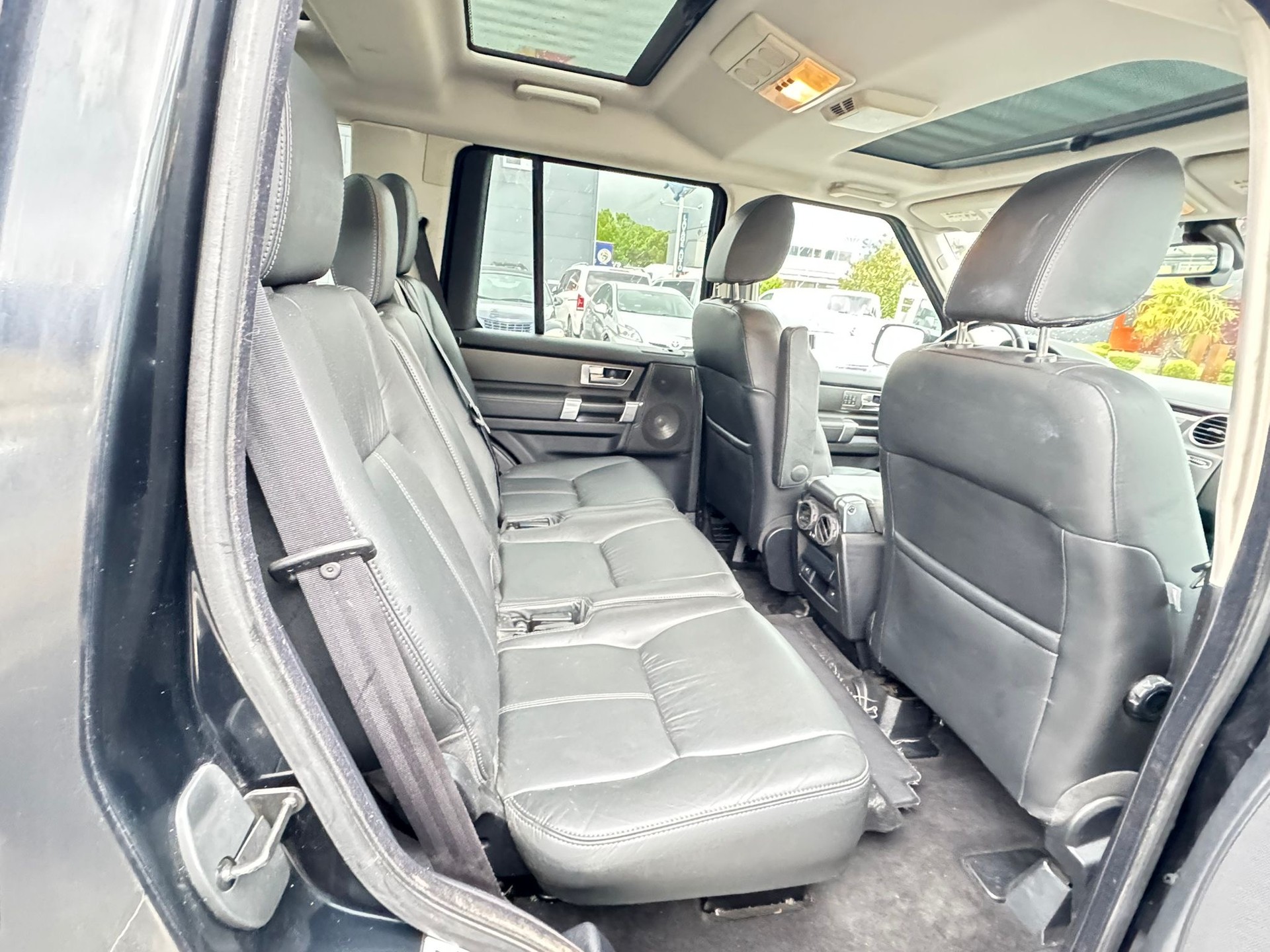 LAND ROVER DISCOVERY-image-8