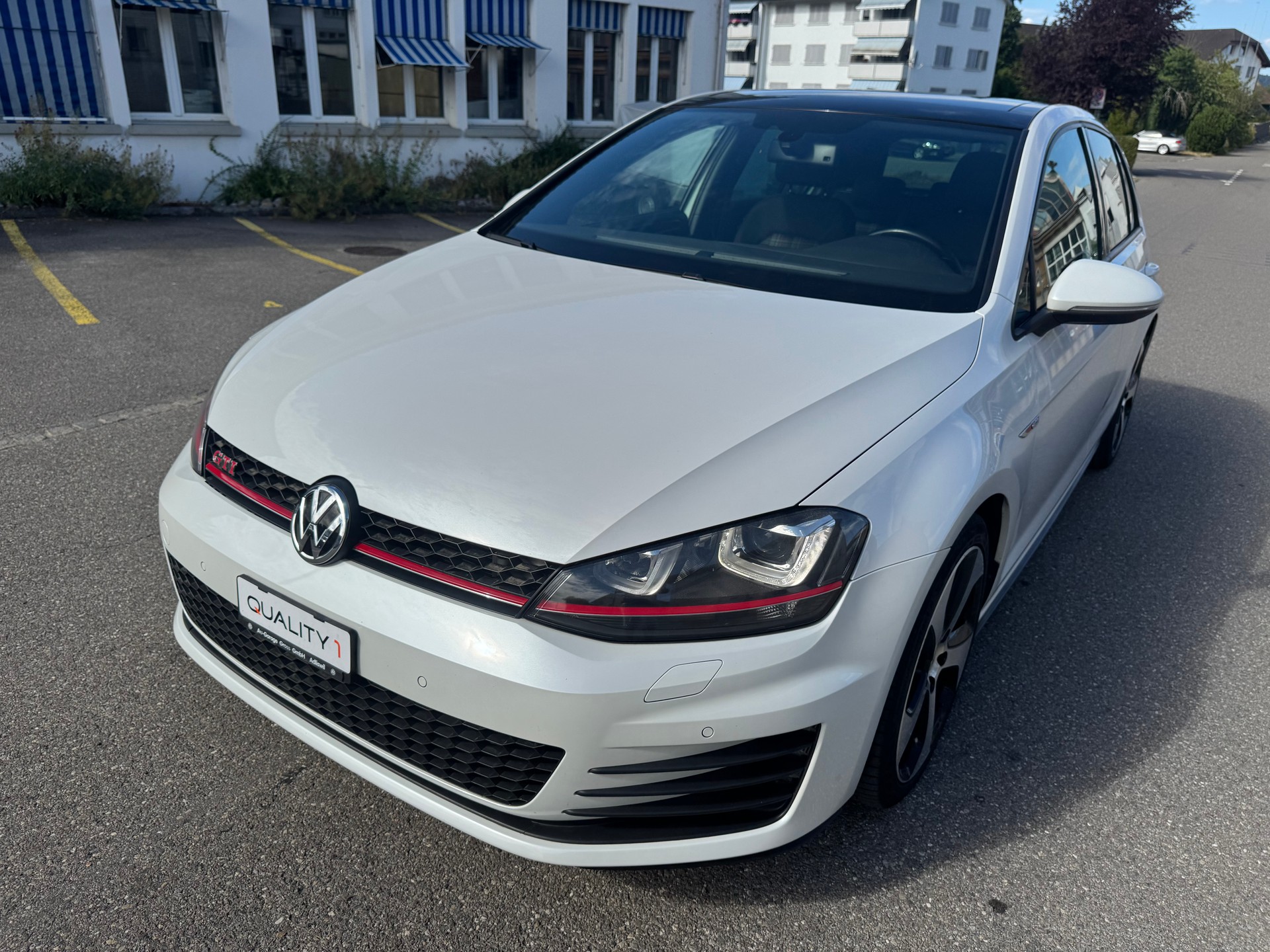 VW Golf 2.0 TSI GTI Performance