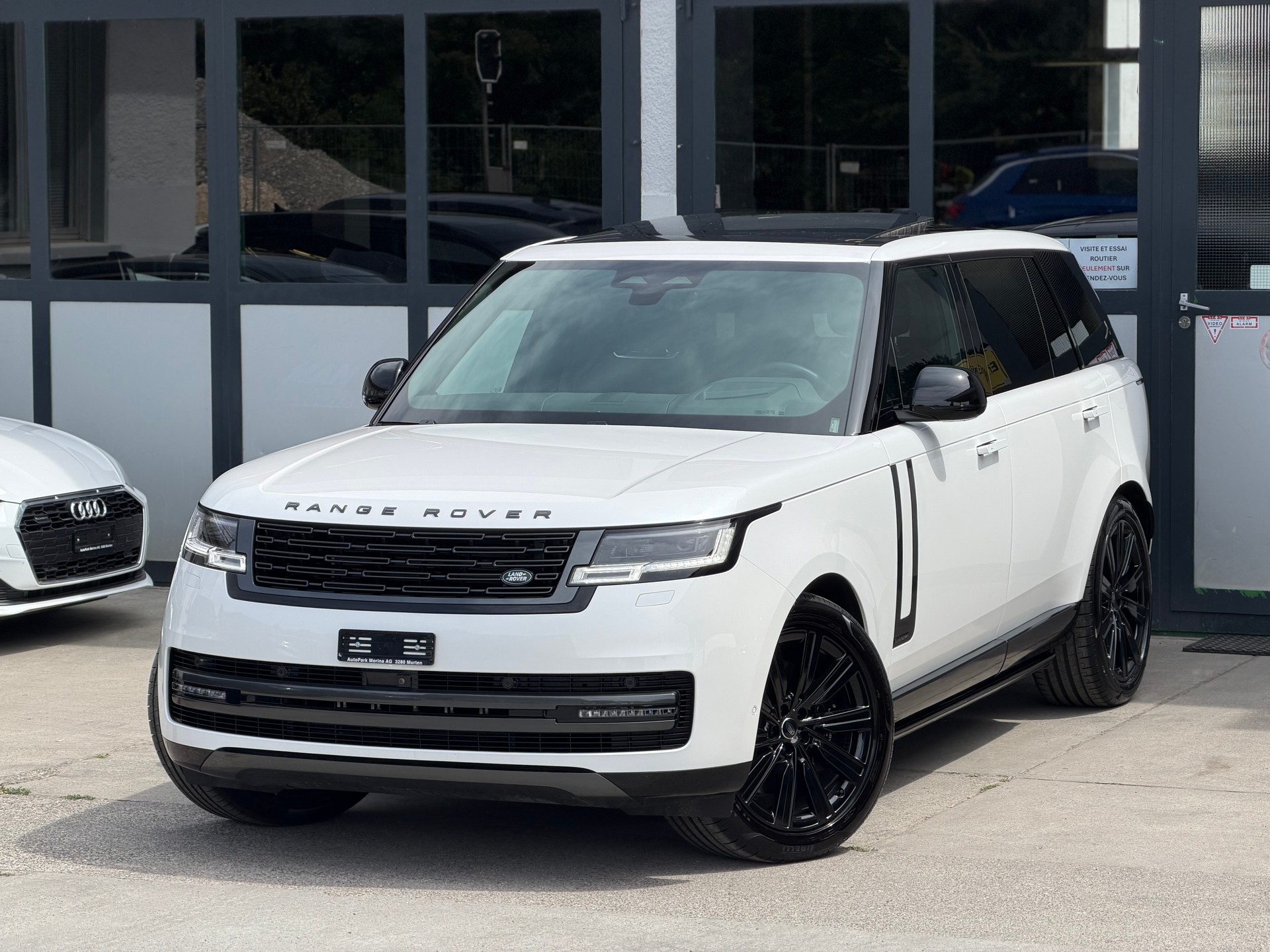 LAND ROVER Range Rover LWB SV P530 4.4 V8 Autobiography Automatic