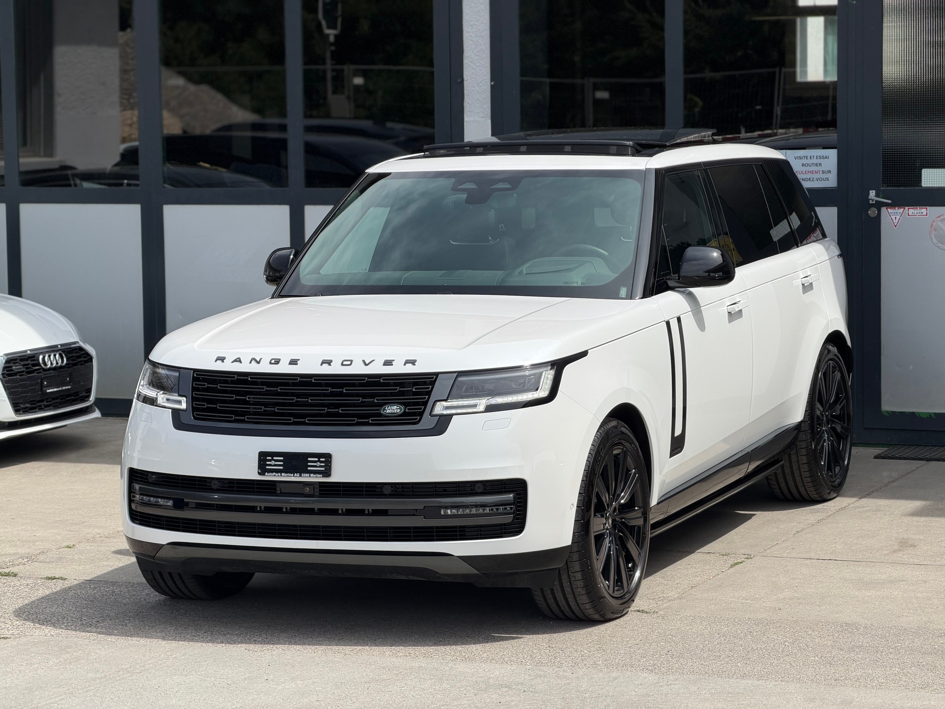 LAND ROVER Range Rover LWB SV P530 4.4 V8 Autobiography Automatic-showroom-element-1