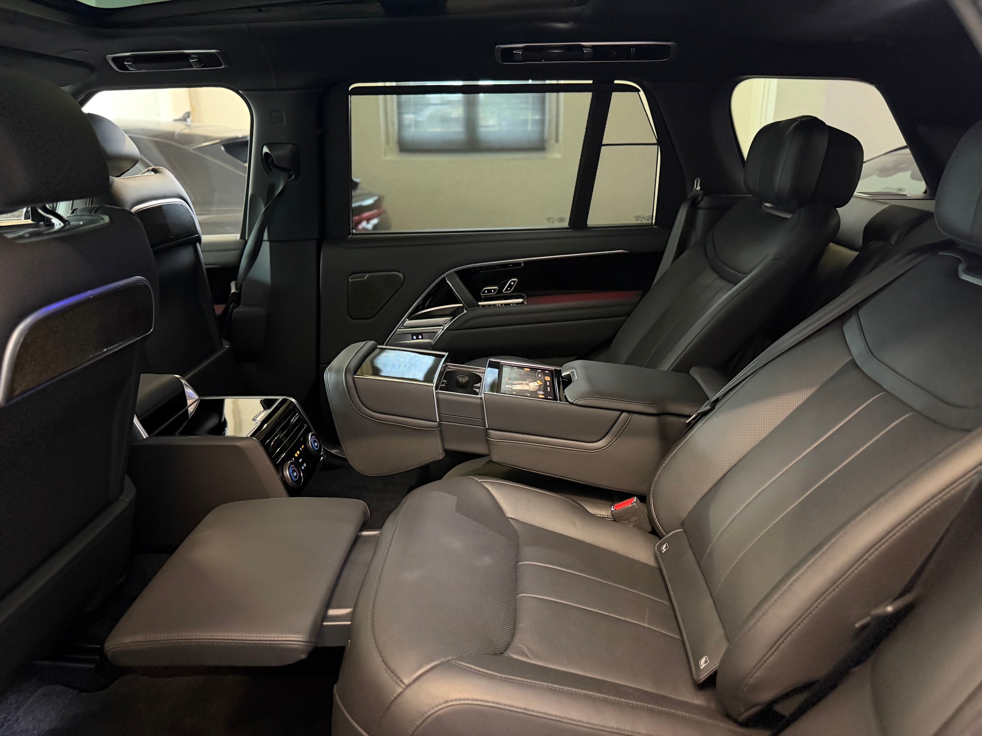 LAND ROVER Range Rover LWB SV P530 4.4 V8 Autobiography Automatic-image-16