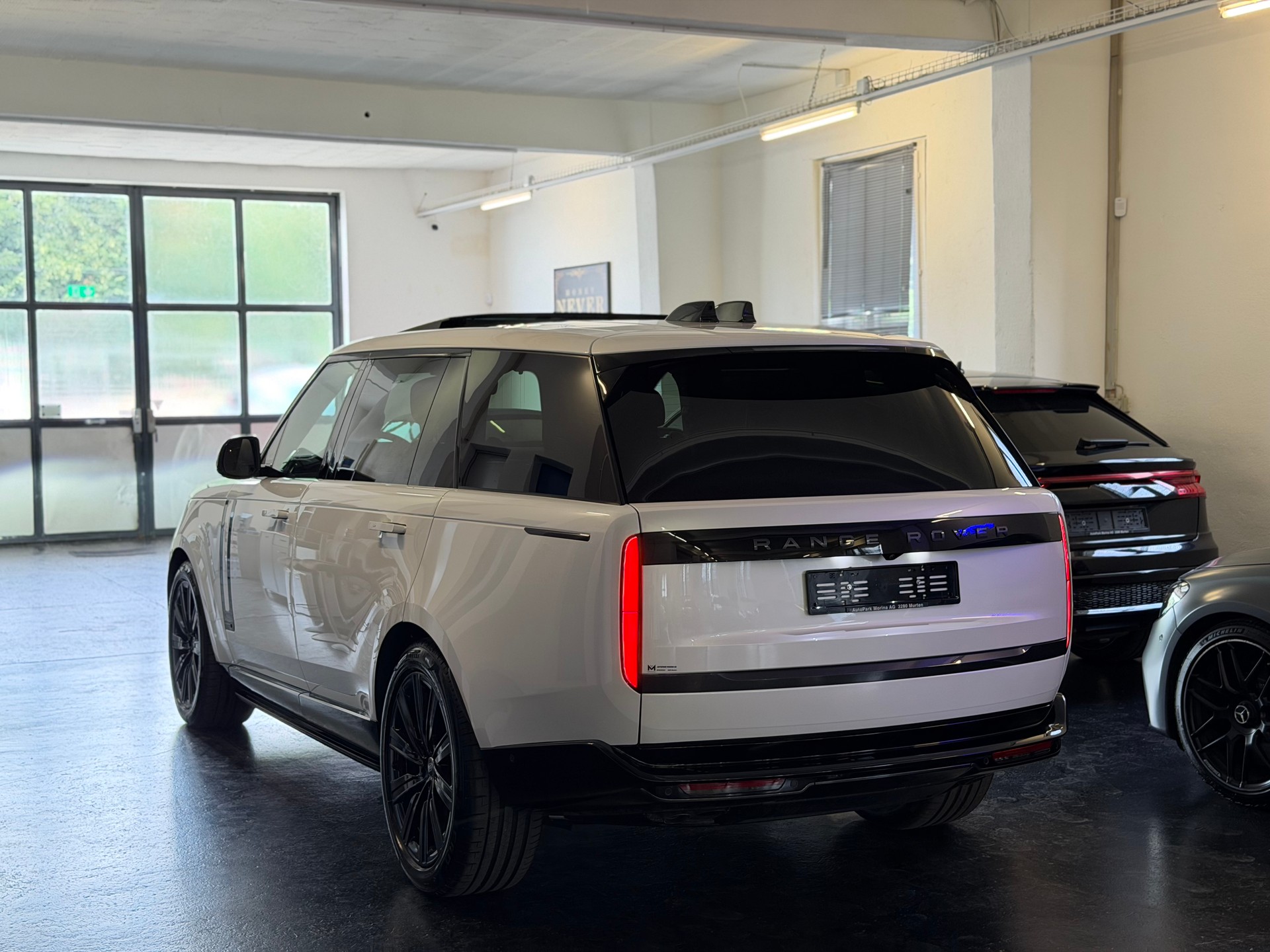 LAND ROVER Range Rover LWB SV P530 4.4 V8 Autobiography Automatic-image-12