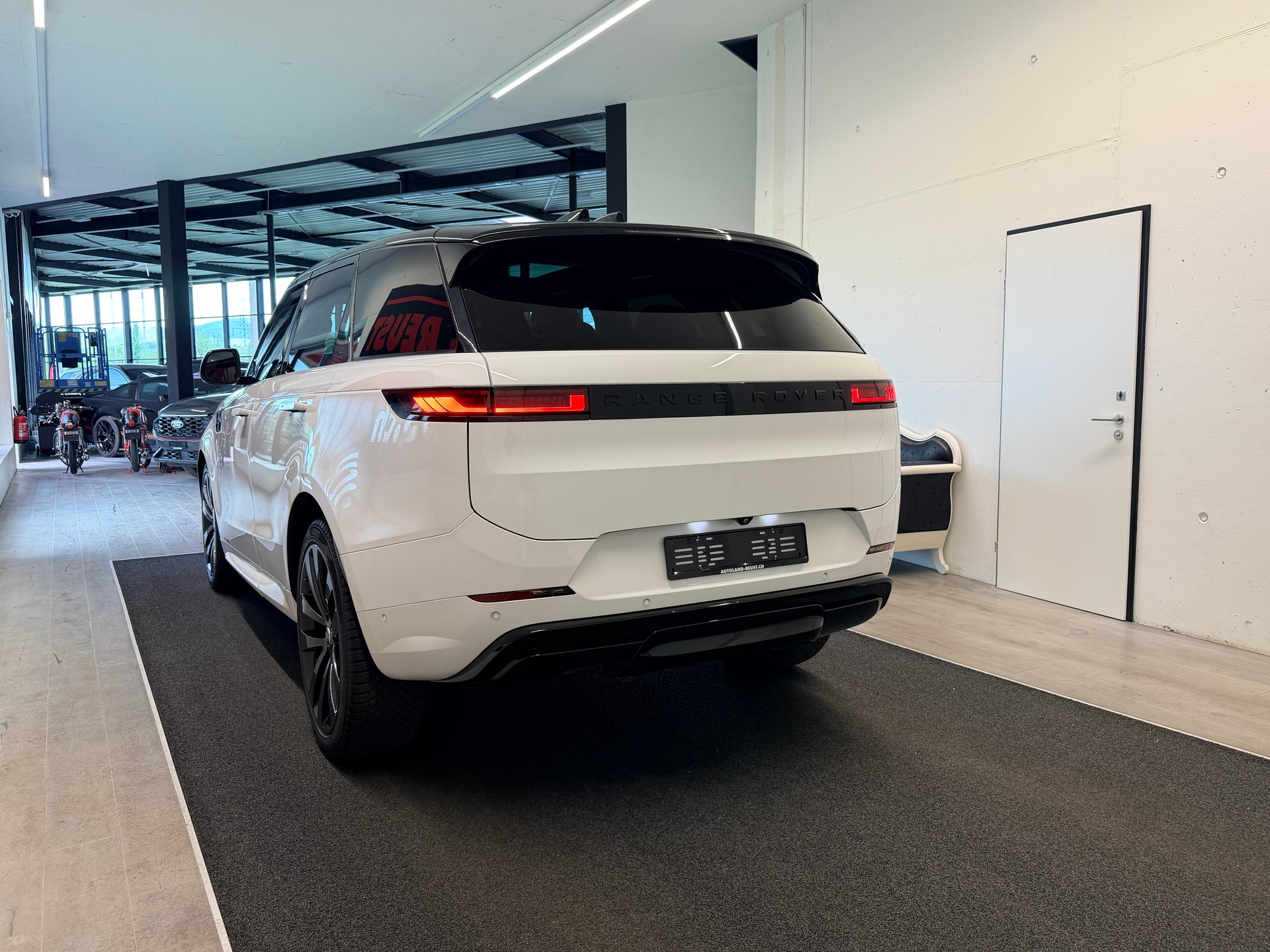LAND ROVER Range Rover Sport D350 3.0 TD6 MHEV Autobography Automatic-image-7