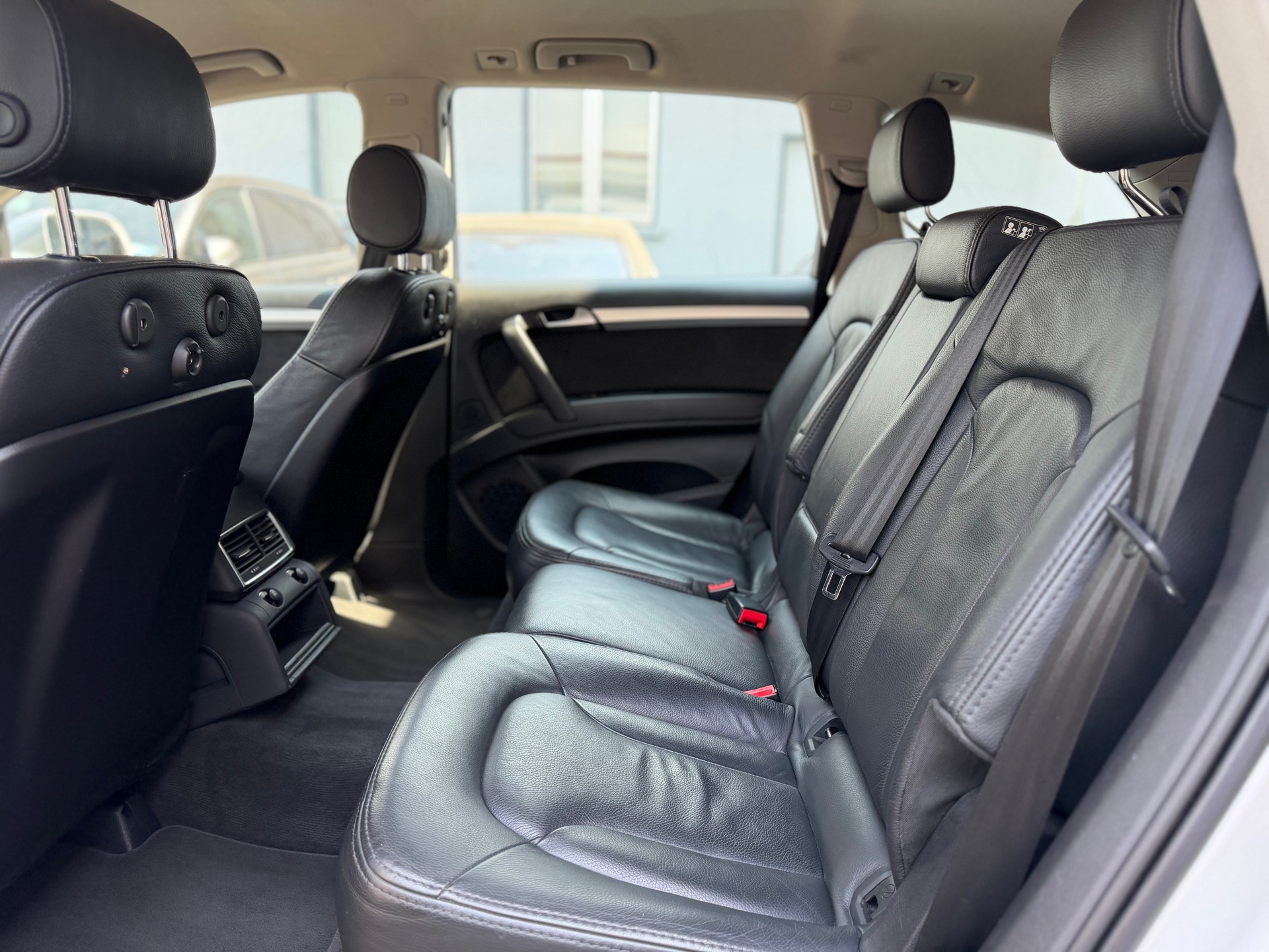 AUDI Q7 3.0 TDI addBlue quattro tiptronic-image-8