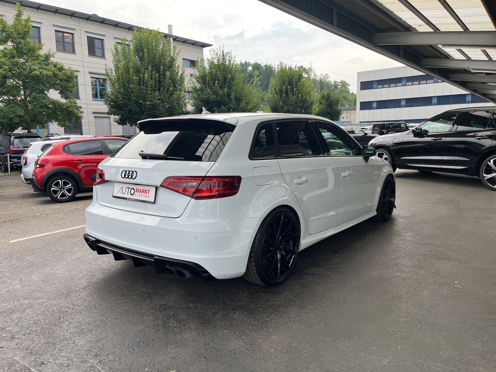 AUDI S3 Sportback 2.0 TFSI quattro S-tronic-showroom-element-3