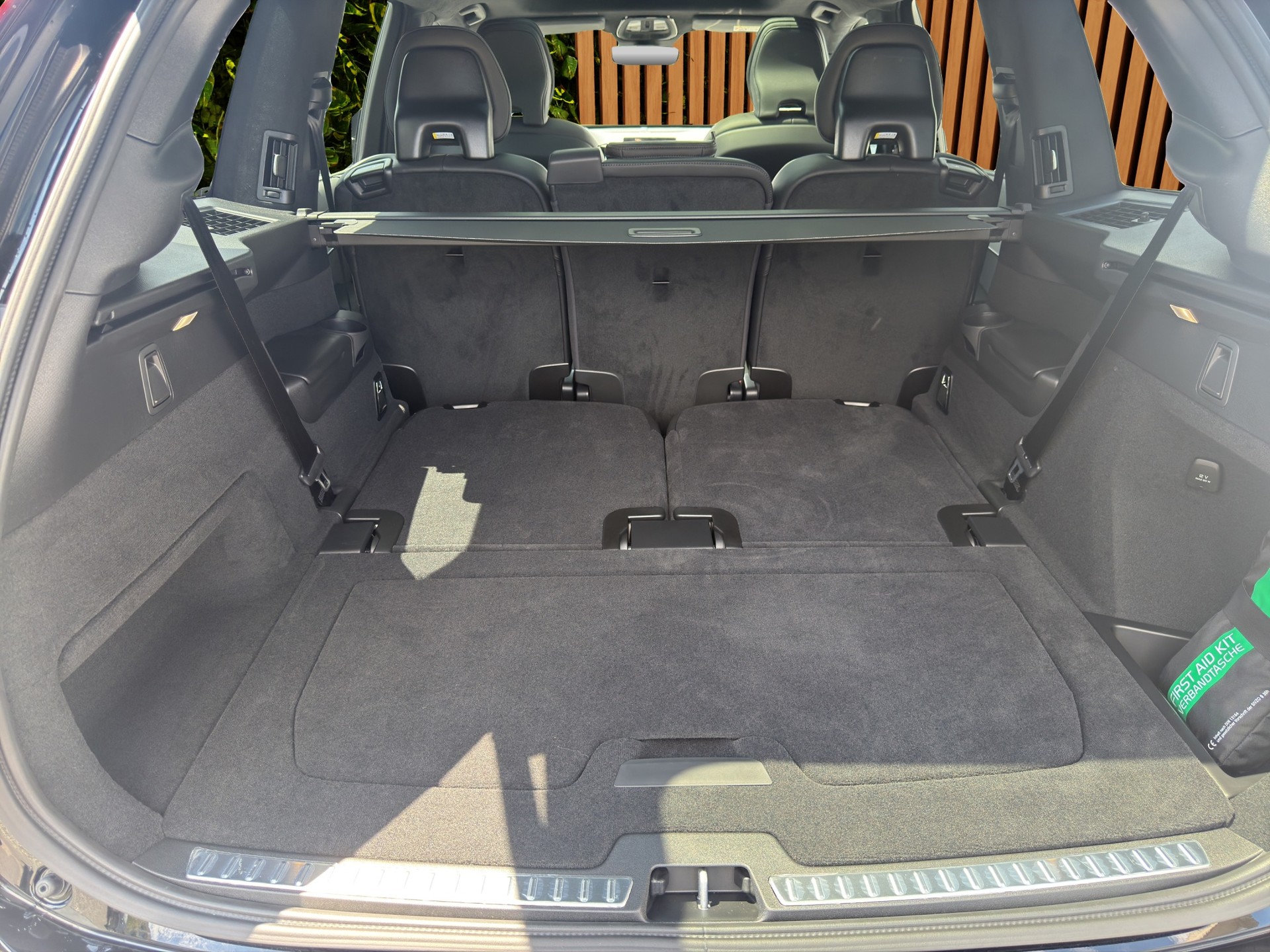 VOLVO XC90 2.0 T8 TE Black Edition eAWD-image-15