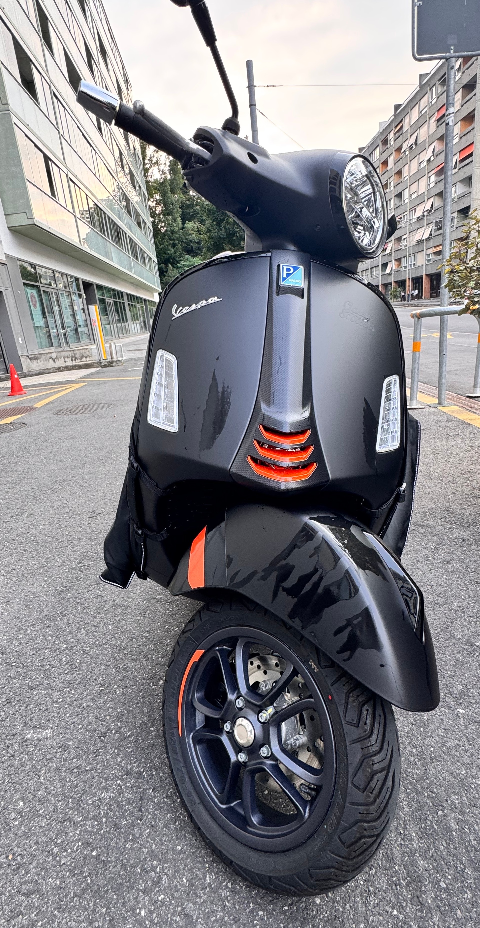 PIAGGIO Vespa GTS 125 Super Tech RST Euro 5+-image-1