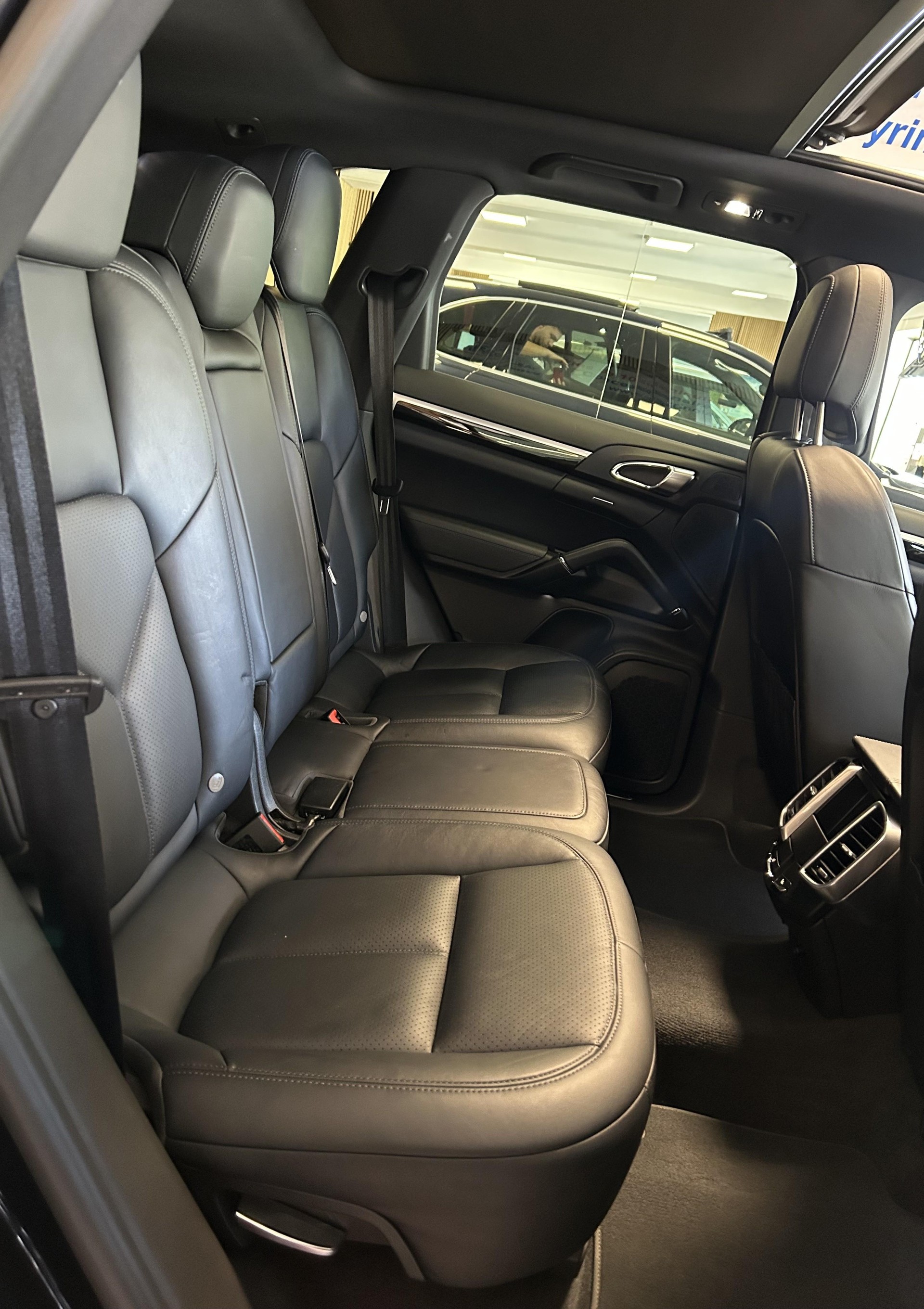 PORSCHE Cayenne 3.6 V6 S TipT-image-14