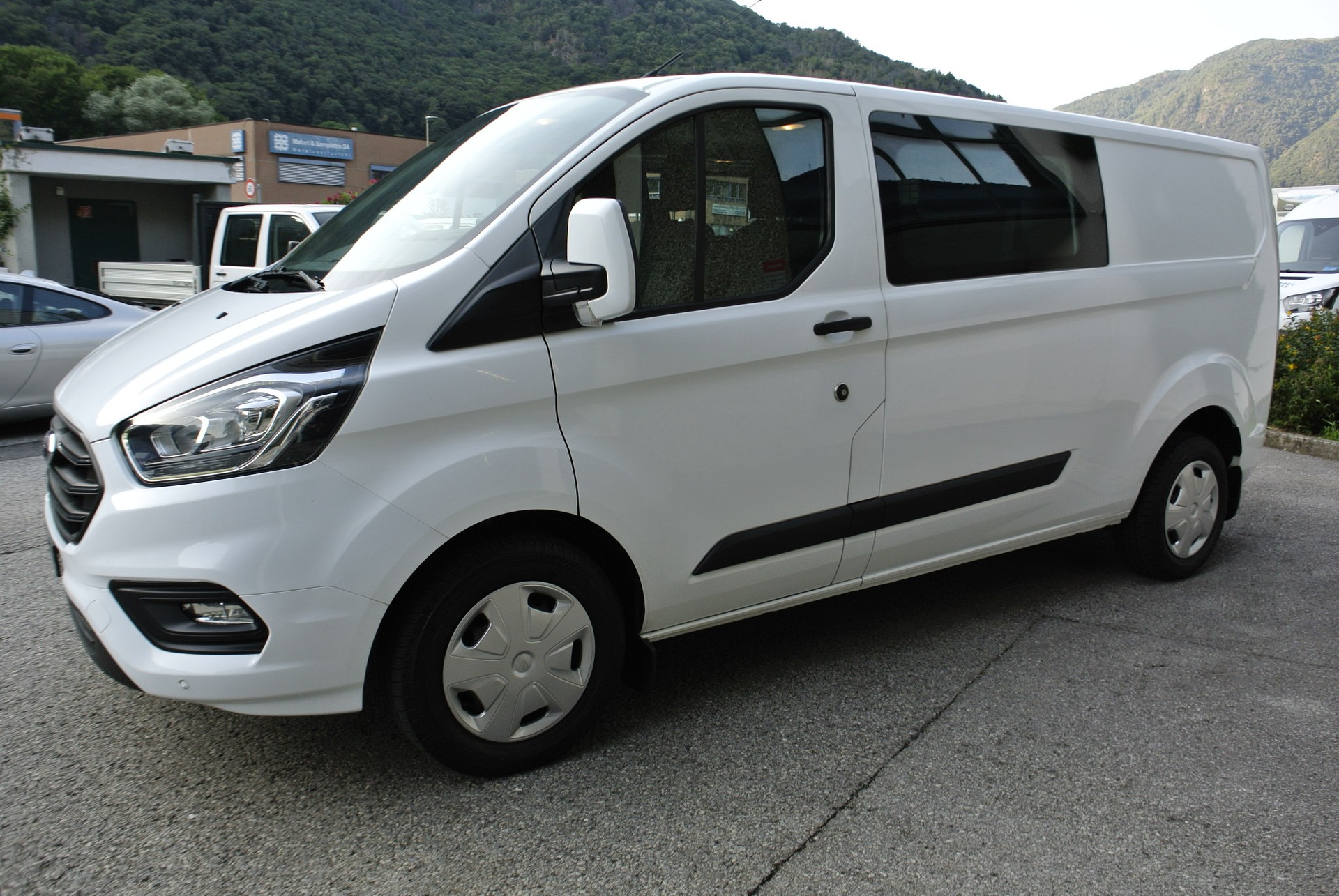 FORD Transit Custom Van 320 L2H1 DK Trend-showroom-element-2