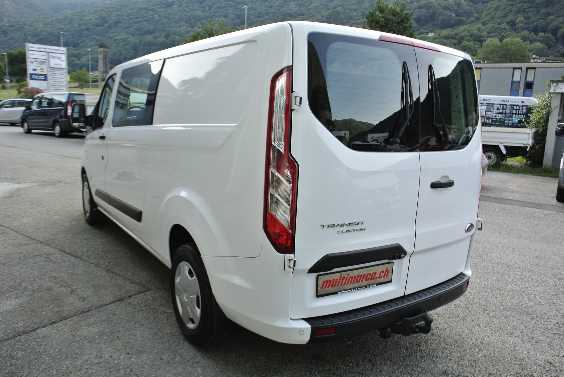 FORD Transit Custom Van 320 L2H1 DK Trend-image-9