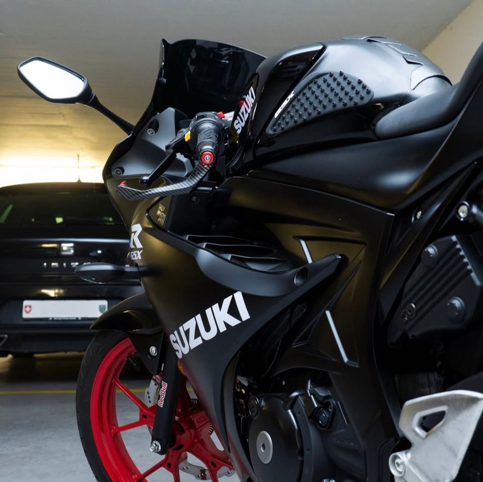 SUZUKI GSX-R 125-image-1