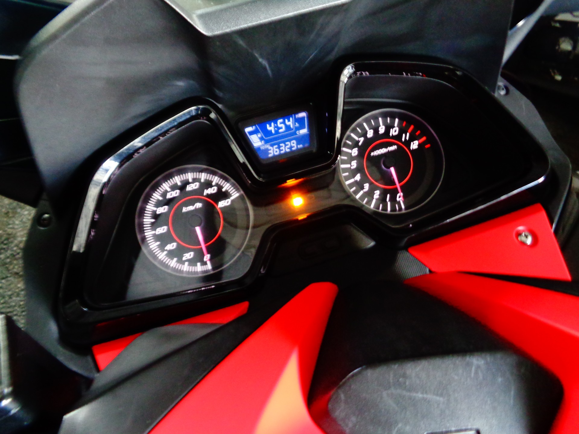 HONDA NSS125 Forza ABS Swiss-Edition-image-10