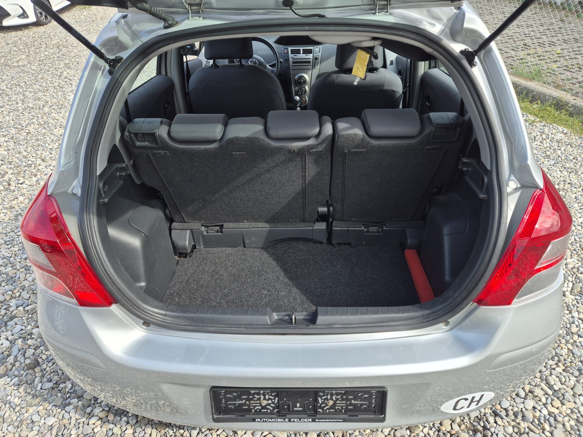 TOYOTA Yaris 1.33 Linea Luna-image-12