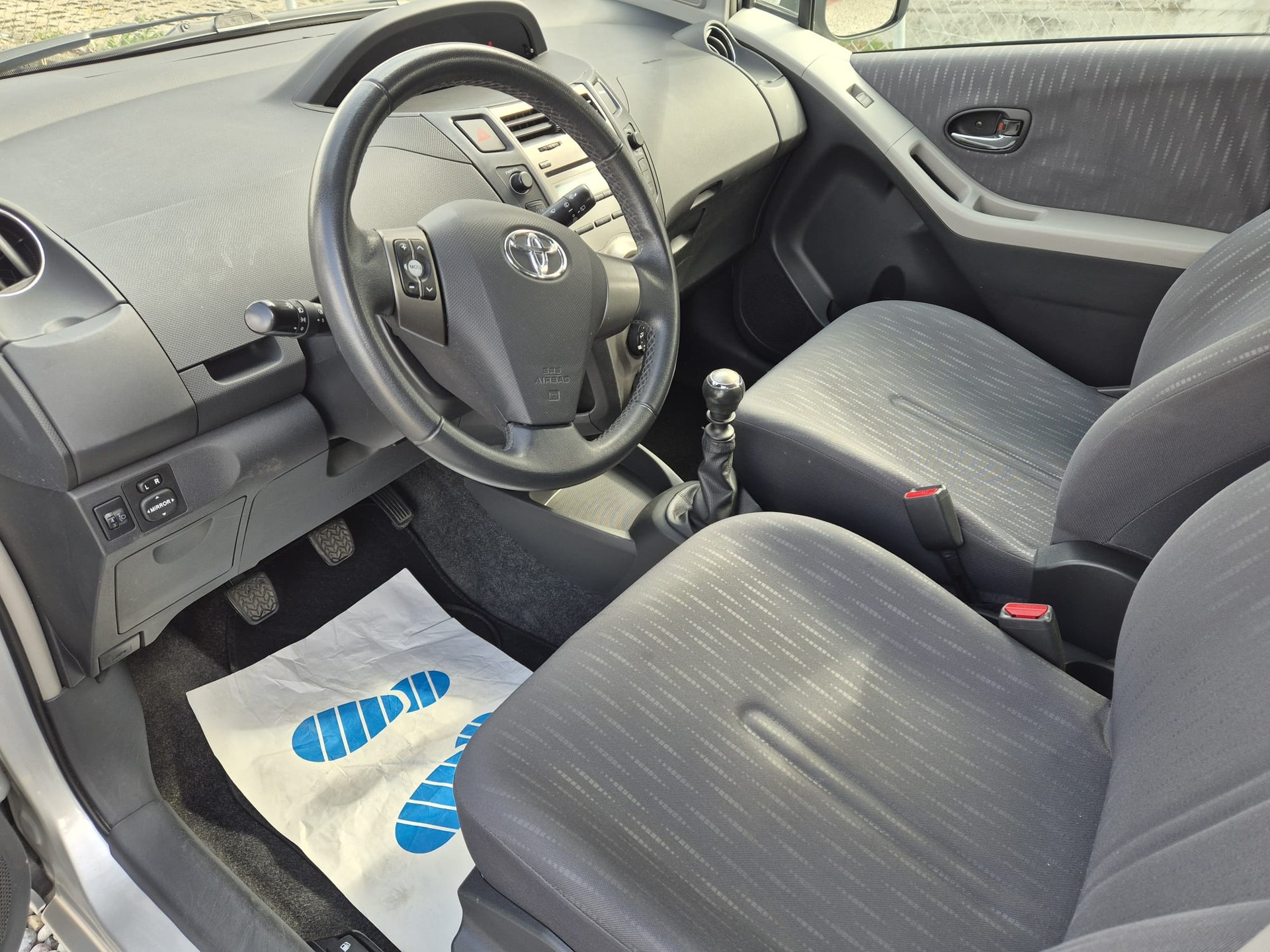 TOYOTA Yaris 1.33 Linea Luna-image-8