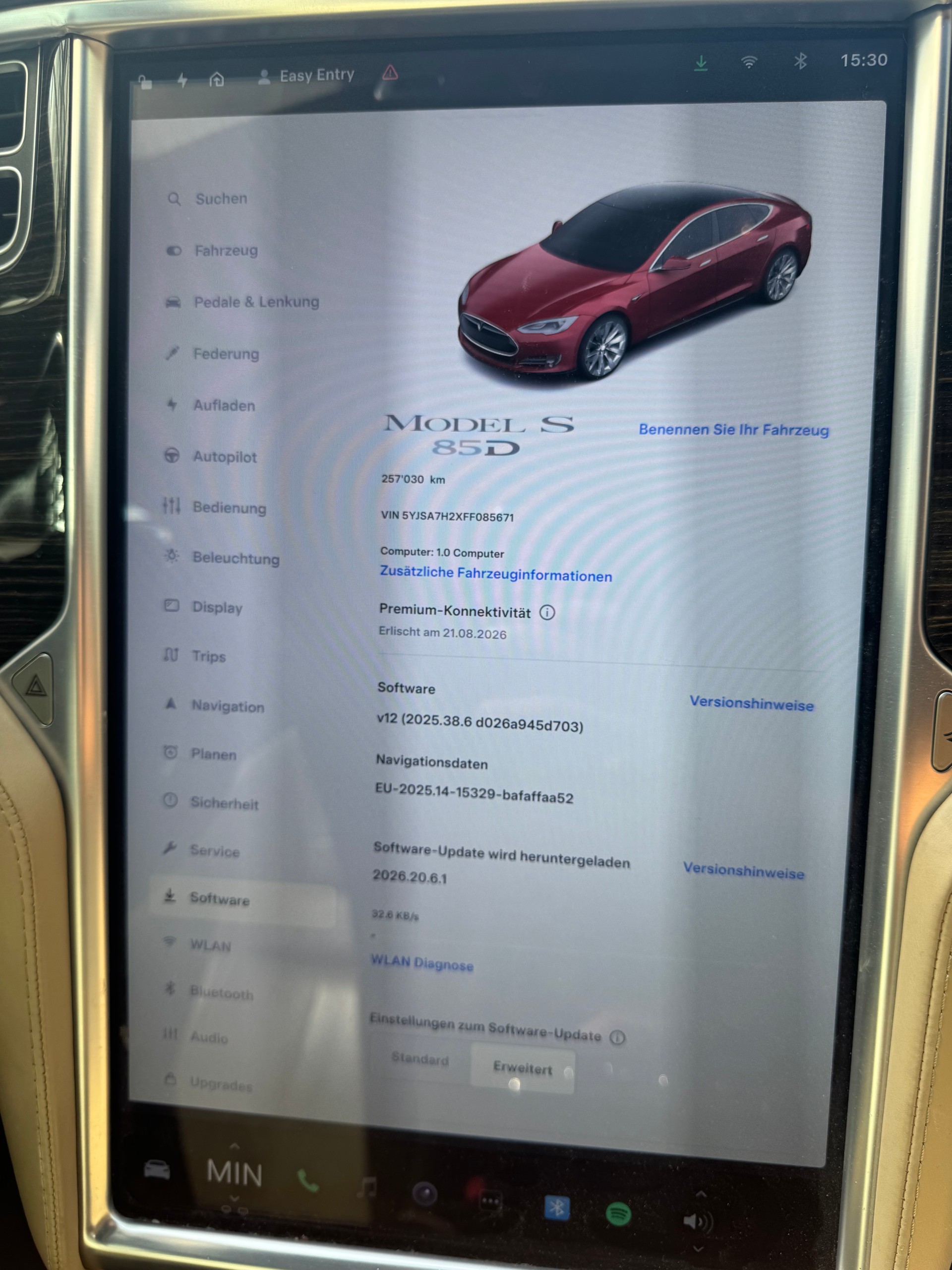TESLA Model S 85 D-image-3