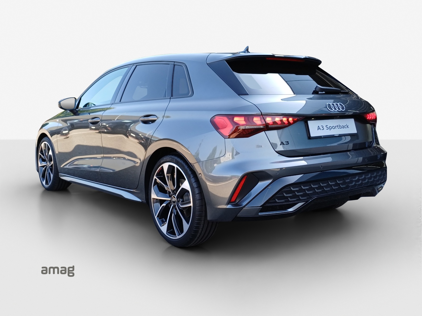 AUDI A3 Sportback TFSI 110 kW S line Attraction S tronic-showroom-element-2