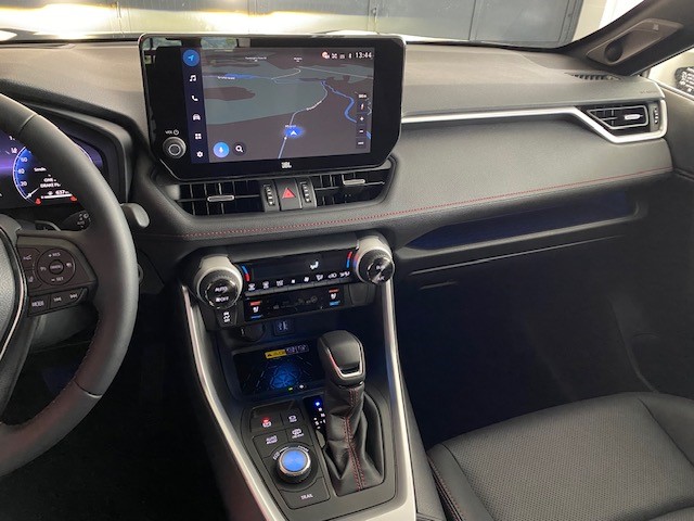 TOYOTA RAV-4 2.5 Plug-In-Hybrid Platinum-showroom-element-2