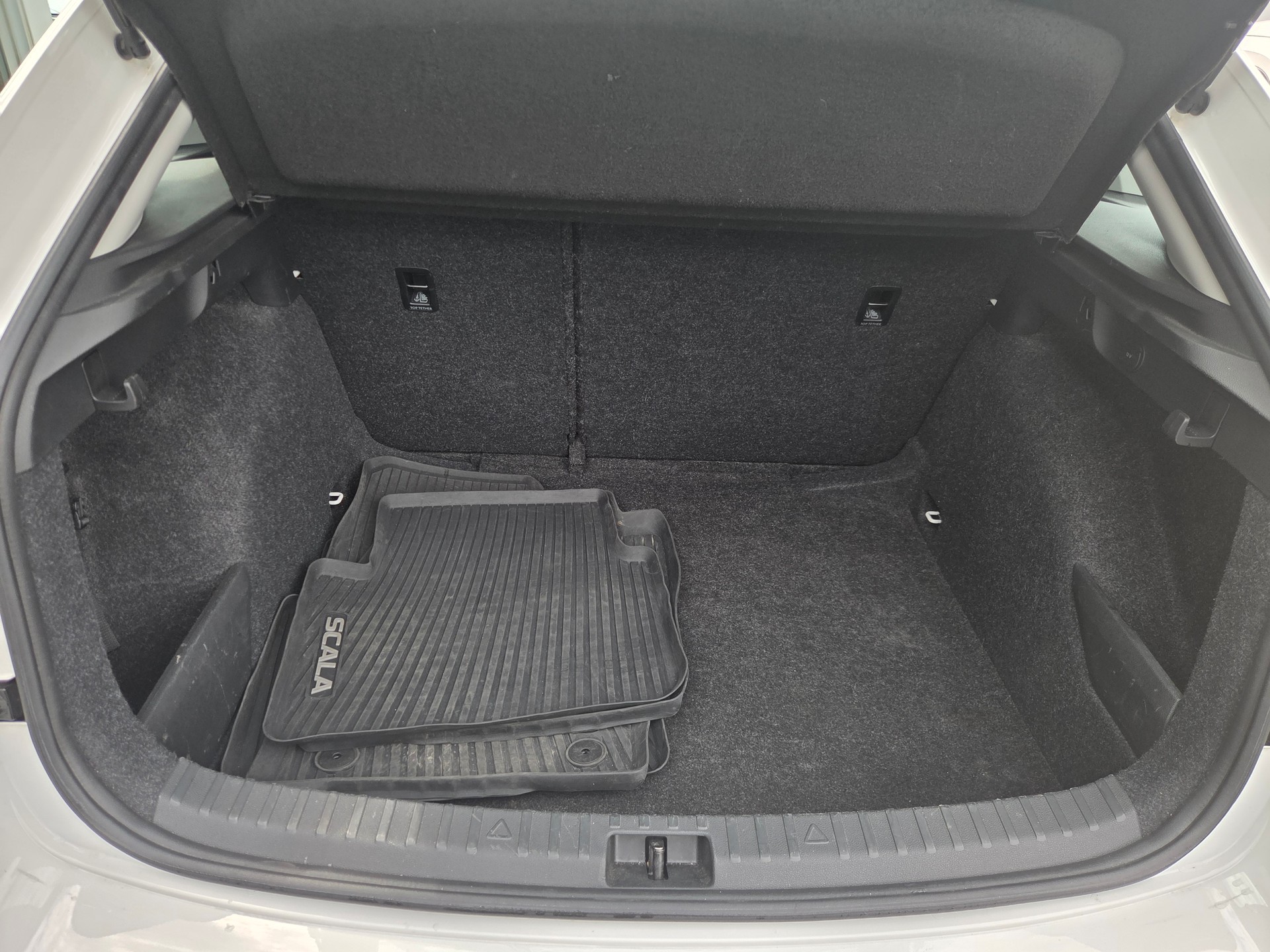 SKODA Scala 1.5 TSI ACT Ambition DSG-image-13
