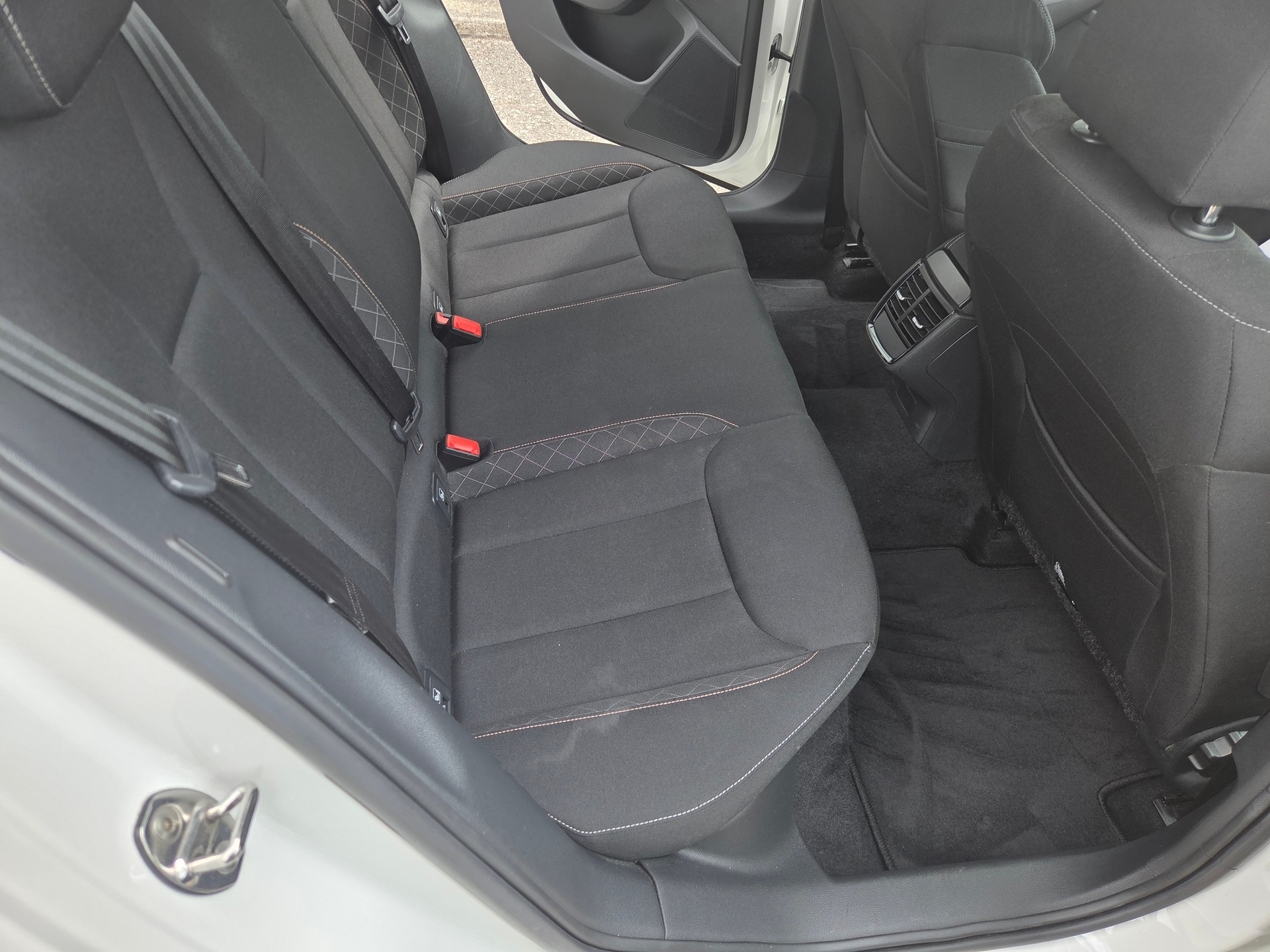 SKODA Scala 1.5 TSI ACT Ambition DSG-image-12