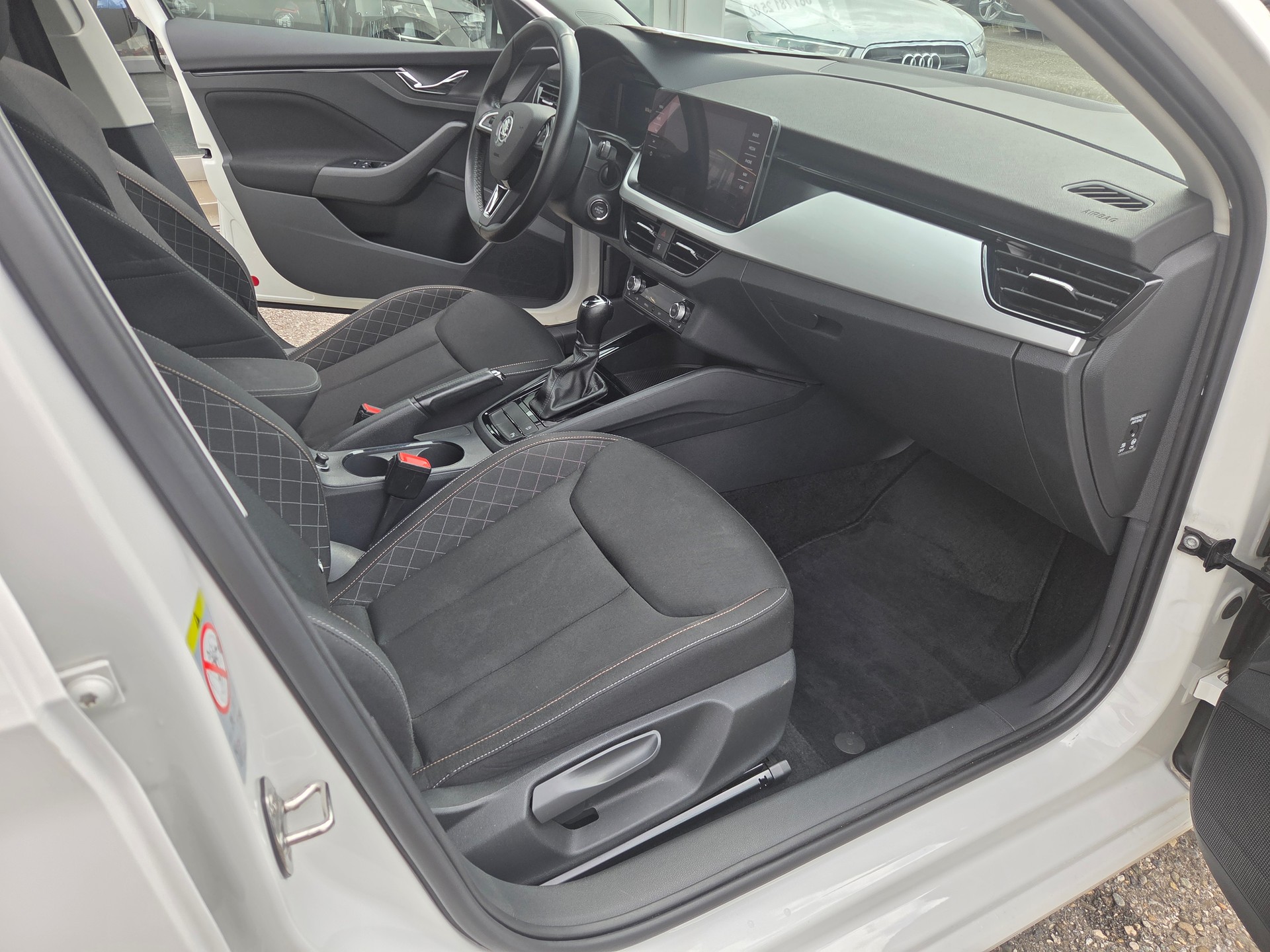 SKODA Scala 1.5 TSI ACT Ambition DSG-image-10