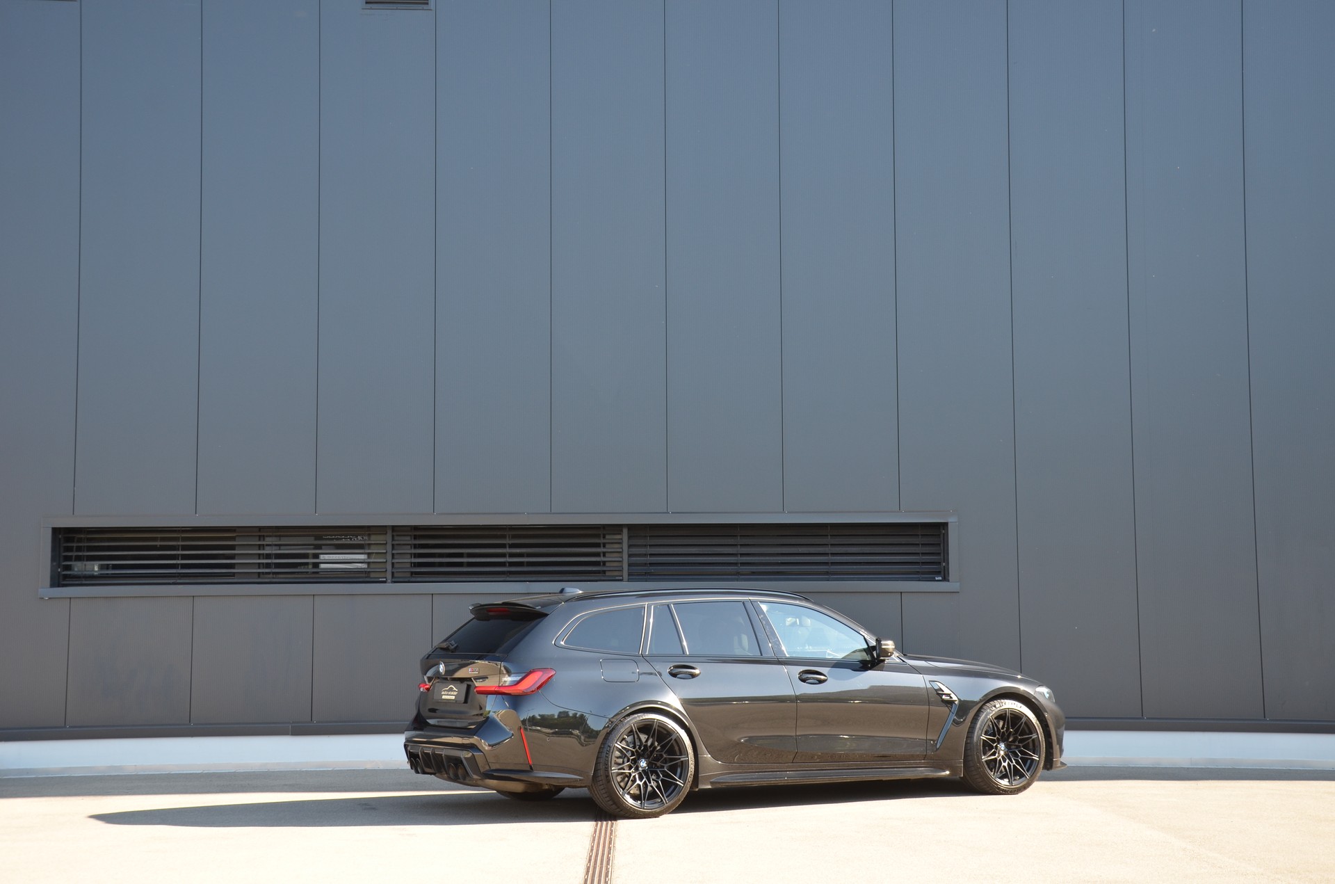 BMW M3 Touring xDrive Competition M-showroom-element-3