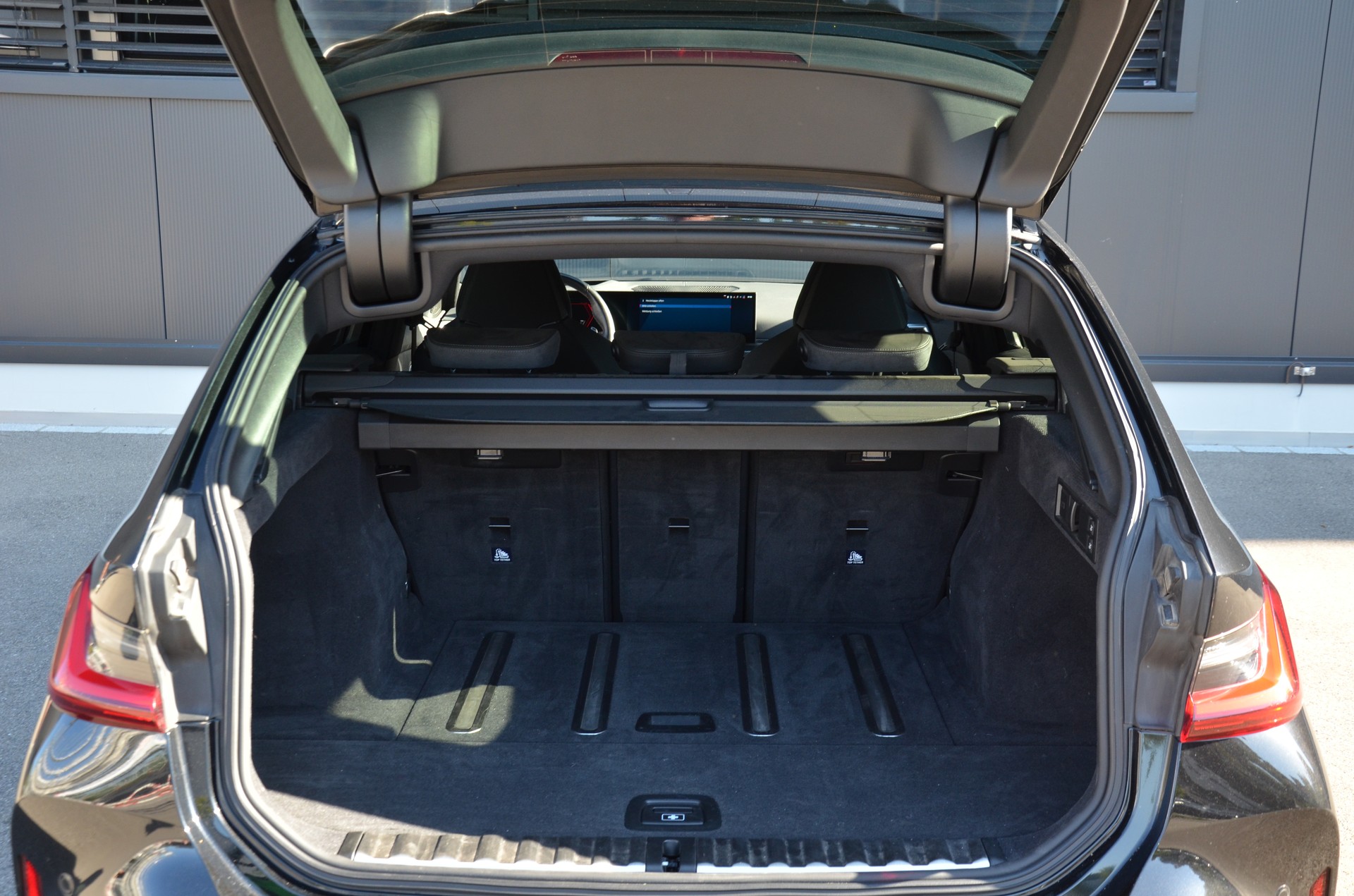BMW M3 Touring xDrive Competition M-image-9