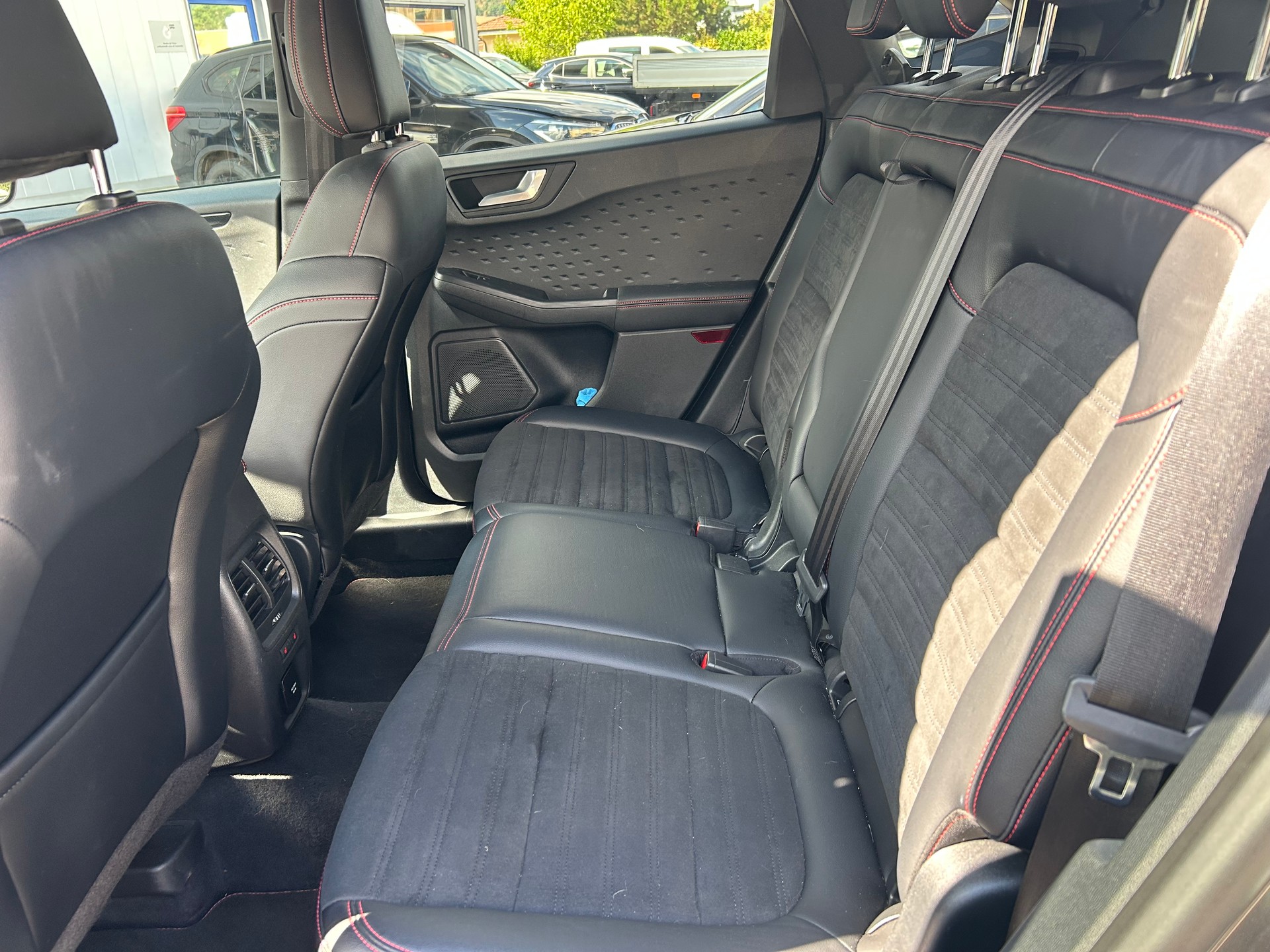 FORD Kuga 2.0 TDCi EcoBlue ST-Line X 4WD-image-5