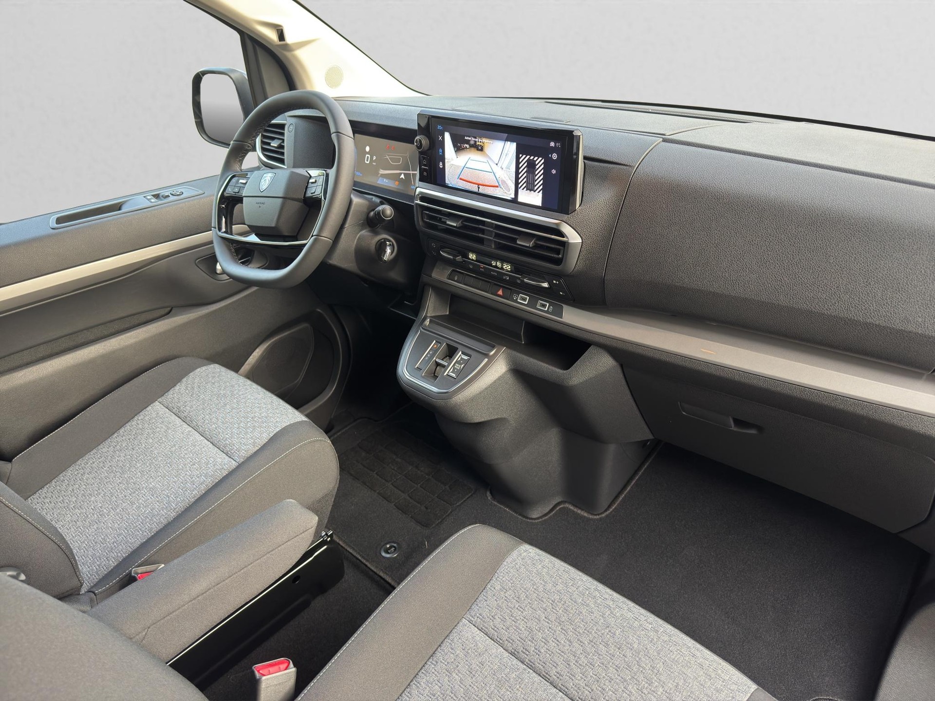 PEUGEOT Traveller Standard 2.2 BlueHDi 180 Family Edition S/S-image-10