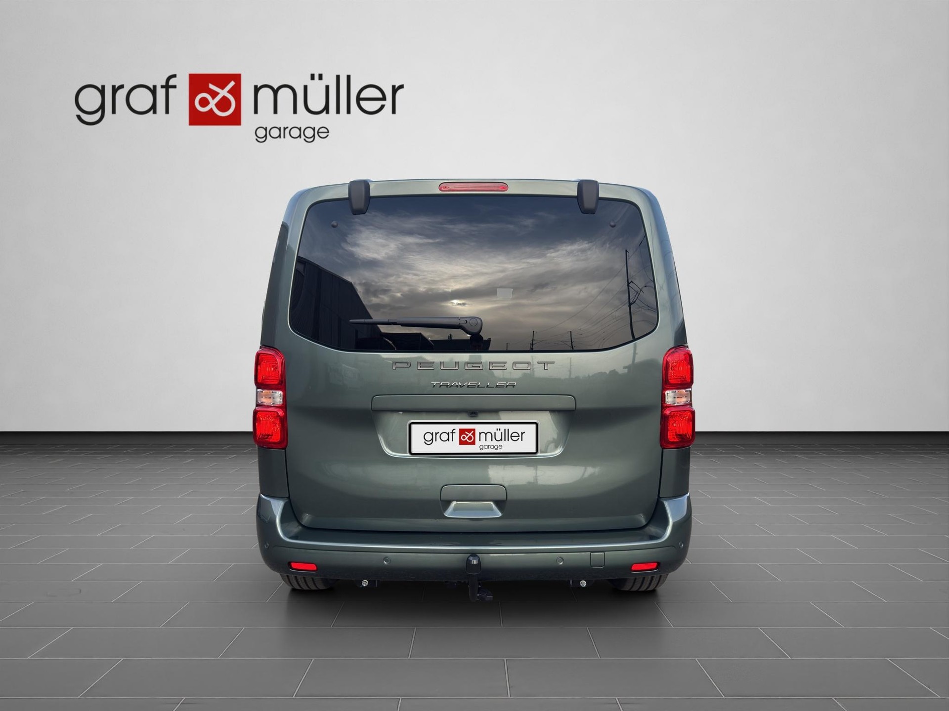 PEUGEOT Traveller Standard 2.2 BlueHDi 180 Family Edition S/S-image-16