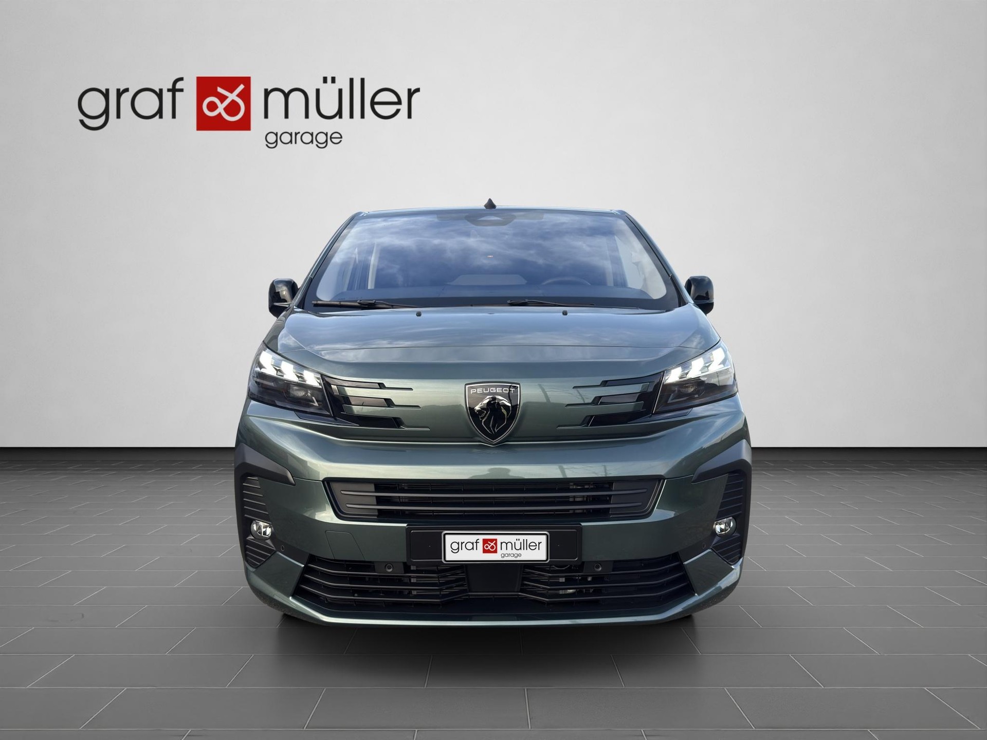 PEUGEOT Traveller Standard 2.2 BlueHDi 180 Family Edition S/S-showroom-element-2