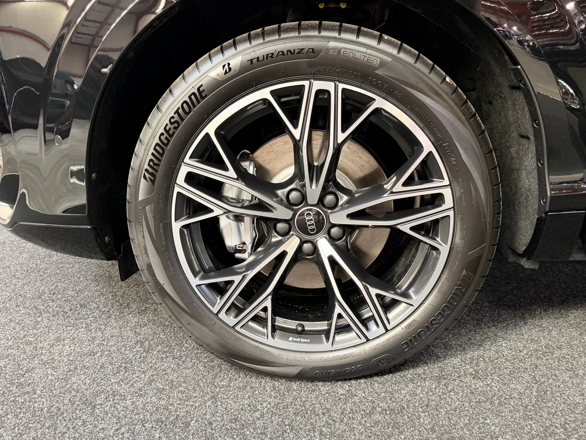 AUDI Q3 SUV TFSI quattro 195 kW S tronic S Line-image-11