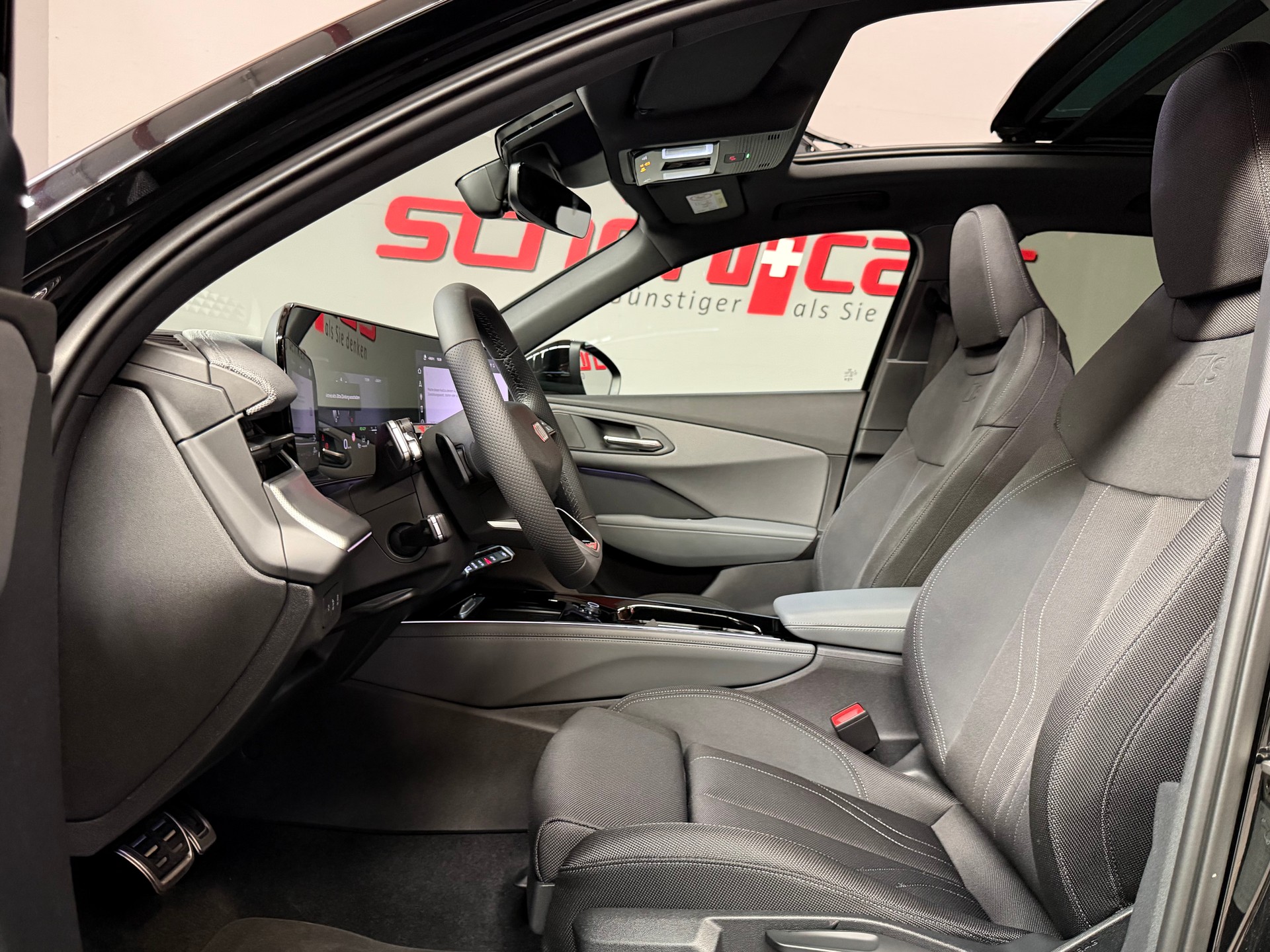 AUDI Q3 SUV TFSI quattro 195 kW S tronic S Line-image-13