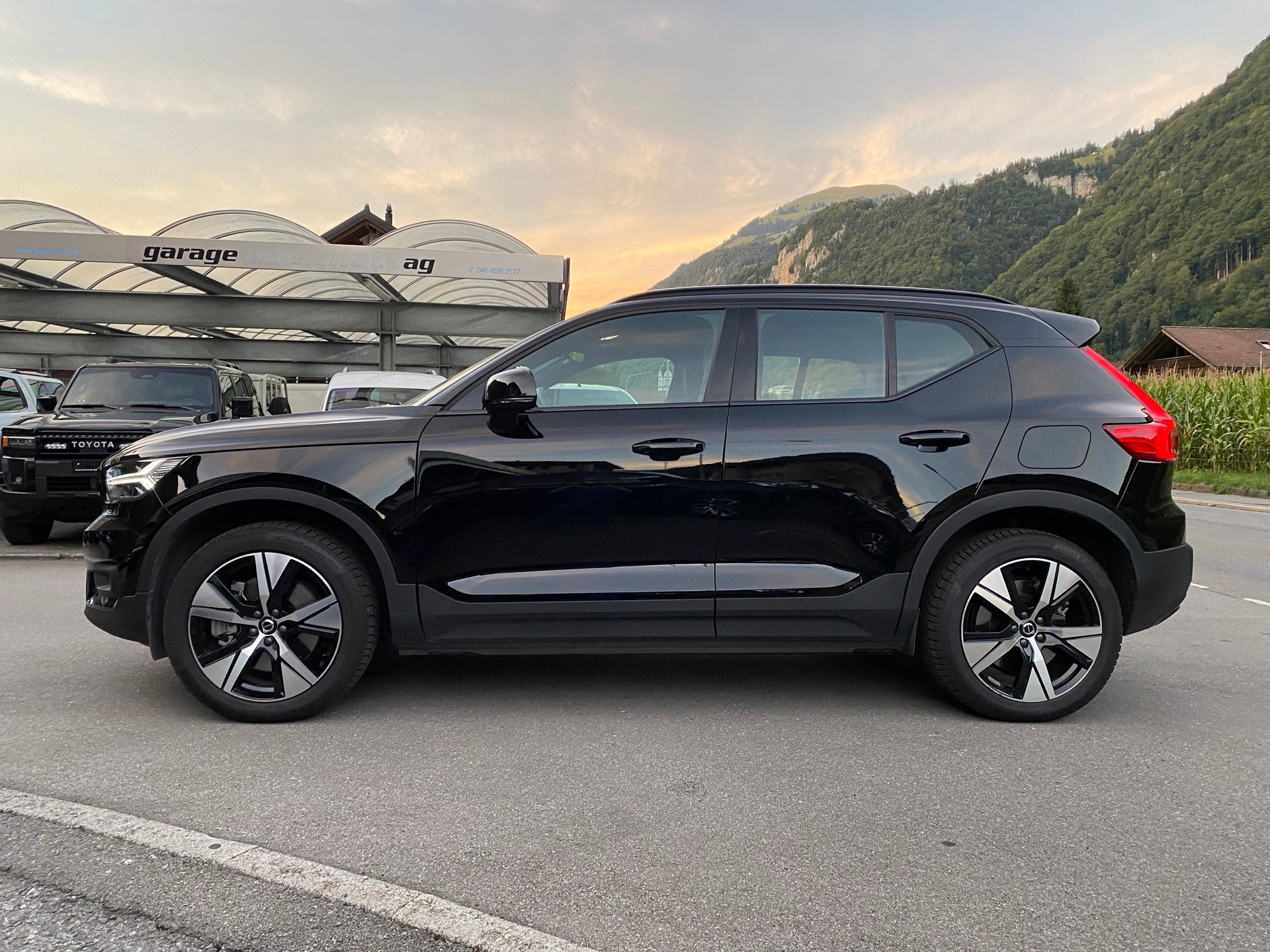 VOLVO XC40 P8 AWD Pure Electric R-Design