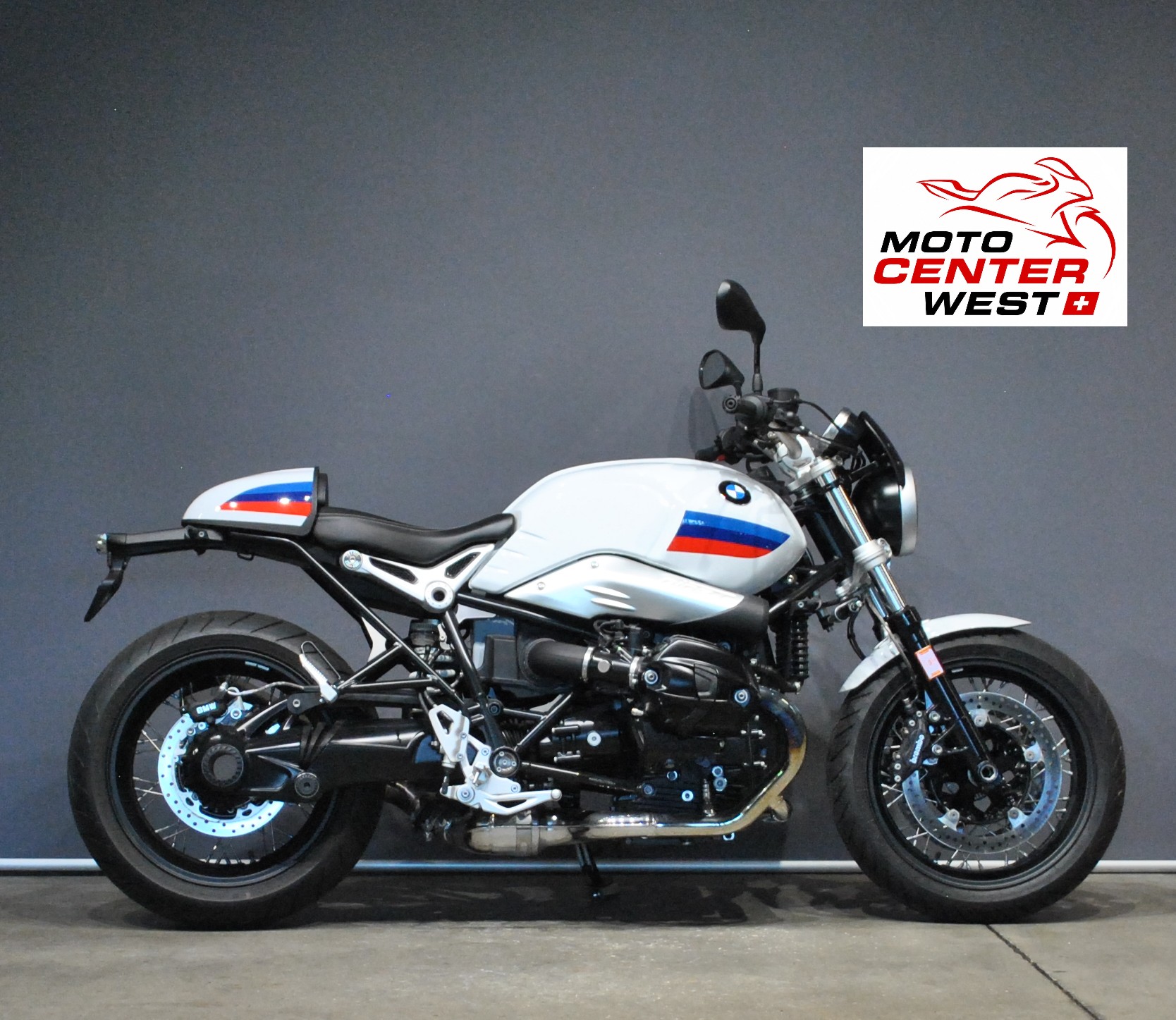BMW R nineT Pure ABS-image-1